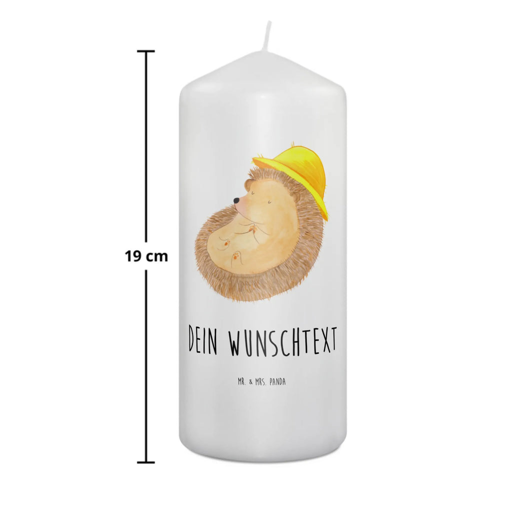 Personalisierte Kerze Igel betet Kerze Mit Namen, Kerzen-Set Mit Namensgravur, Weihnachtskerze Mit Namensgravur, Bio-Kerze Mit Wunschname, Andachtskerze Mit Namensgravur, Outdoor-Kerze Mit Namensgravur, Kerze Mit Spruch Und Namen, Bienenwachskerze Mit Wunschname, Laternenkerze Mit Namensdruck, Kerze Mit Prägung Und Wunschname, Stumpenkerze Mit Namensgravur, LED-Kerze Mit Wunschname, Streukerze Mit Namensdruck, Trauerkerze Mit Namen, Gastgeschenk Kerze Mit Namen, Firmungskerze Mit Wunschname, Gartenkerze Mit Namen, Tischkerze Mit Namensdruck, Kommunionkerze Mit Namen, Blockkerze Mit Namensdruck, Holz-Kerze Mit Namen, Kerze Für Hochzeit Mit Namensgravur, Kerze Für Geburtstag Mit Wunschname, Stearinkerze Mit Gravur, Handgemachte Kerze Mit Wunschname, Sojawachskerze Mit Namensdruck, Schwimmkerze Mit Namen, Gedenkkerze Mit Namen, Votivkerze Mit Wunschname, Grabkerze Mit Namensgravur, Handgegossene Kerze Mit Namen, Personalisierte Kerze, Tafelkerze Mit Wunschname, Osterkerze Mit Namen, Taufekerze Mit Namensgravur, Metall-Kerze Mit Namensgravur, Teelicht Mit Namensdruck, Glas-Kerze Mit Wunschname, Fair-Trade-Kerze Mit Namensgravur, Stabkerze Mit Gravur, Duftkerze Mit Namen, Adventskerze Mit Wunschname, Lustige Sprüche, Tiere, Tiermotive, Gute Laune, Igel, Amen, Gott, Leben, Igel mit Hut, Sonnenhut, Beten, Dankbar sein, Dankbarkeit, Dankbar, Genießen