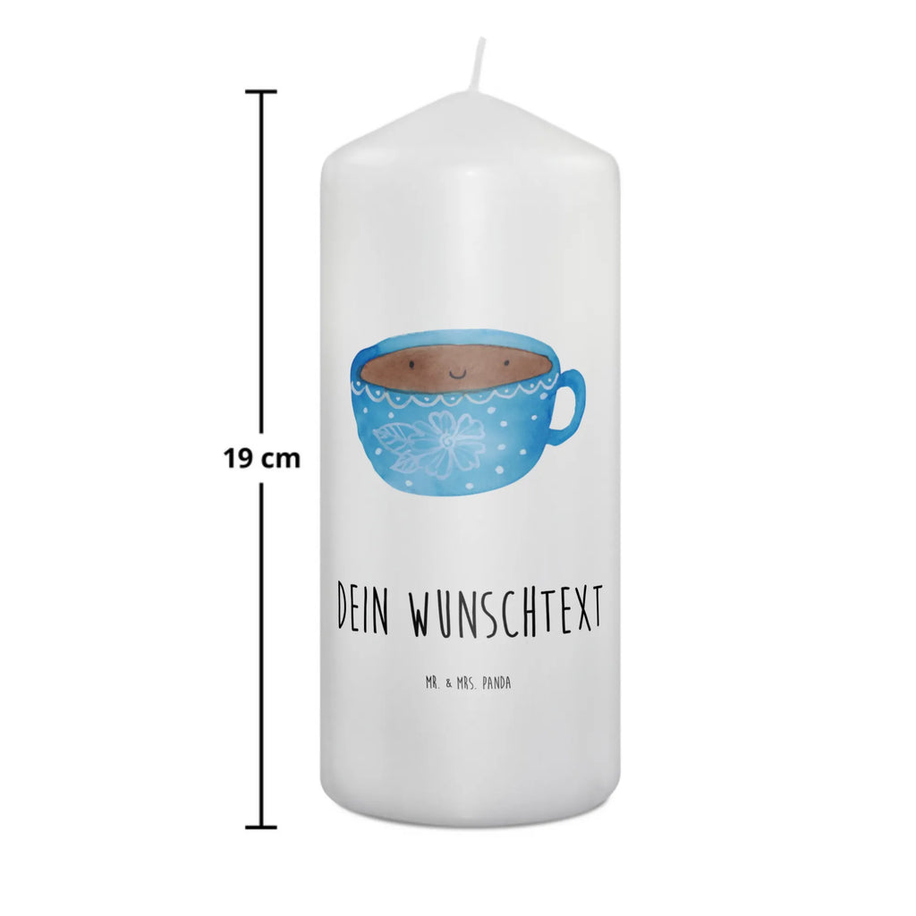 Personalisierte Kerze Kaffee Tasse Kerze Mit Spruch Und Namen, Kerze Mit Namen, Weihnachtskerze Mit Namensgravur, Blockkerze Mit Namensdruck, Outdoor-Kerze Mit Namensgravur, Bio-Kerze Mit Wunschname, Tafelkerze Mit Wunschname, Kommunionkerze Mit Namen, Firmungskerze Mit Wunschname, Laternenkerze Mit Namensdruck, Gastgeschenk Kerze Mit Namen, Kerzen-Set Mit Namensgravur, Stumpenkerze Mit Namensgravur, Grabkerze Mit Namensgravur, Trauerkerze Mit Namen, Glas-Kerze Mit Wunschname, Teelicht Mit Namensdruck, Gedenkkerze Mit Namen, Holz-Kerze Mit Namen, Handgegossene Kerze Mit Namen, Bienenwachskerze Mit Wunschname, Stabkerze Mit Gravur, Stearinkerze Mit Gravur, Metall-Kerze Mit Namensgravur, Gartenkerze Mit Namen, Osterkerze Mit Namen, Fair-Trade-Kerze Mit Namensgravur, Personalisierte Kerze, Duftkerze Mit Namen, Sojawachskerze Mit Namensdruck, Adventskerze Mit Wunschname, Handgemachte Kerze Mit Wunschname, Andachtskerze Mit Namensgravur, Tischkerze Mit Namensdruck, Taufekerze Mit Namensgravur, Kerze Für Geburtstag Mit Wunschname, Streukerze Mit Namensdruck, Kerze Mit Prägung Und Wunschname, LED-Kerze Mit Wunschname, Votivkerze Mit Wunschname, Schwimmkerze Mit Namen, Kerze Für Hochzeit Mit Namensgravur, Lustige Sprüche, Tiere, Tiermotive, Gute Laune, Glücklich, Geschmack, Kaffee, Tasse, Genuss, Liebe
