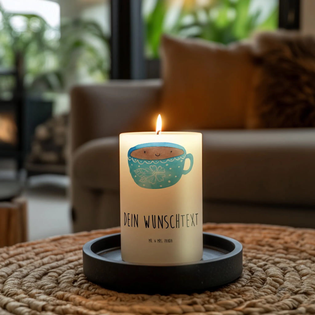 Personalisierte Kerze Kaffee Tasse Kerze Mit Spruch Und Namen, Kerze Mit Namen, Weihnachtskerze Mit Namensgravur, Blockkerze Mit Namensdruck, Outdoor-Kerze Mit Namensgravur, Bio-Kerze Mit Wunschname, Tafelkerze Mit Wunschname, Kommunionkerze Mit Namen, Firmungskerze Mit Wunschname, Laternenkerze Mit Namensdruck, Gastgeschenk Kerze Mit Namen, Kerzen-Set Mit Namensgravur, Stumpenkerze Mit Namensgravur, Grabkerze Mit Namensgravur, Trauerkerze Mit Namen, Glas-Kerze Mit Wunschname, Teelicht Mit Namensdruck, Gedenkkerze Mit Namen, Holz-Kerze Mit Namen, Handgegossene Kerze Mit Namen, Bienenwachskerze Mit Wunschname, Stabkerze Mit Gravur, Stearinkerze Mit Gravur, Metall-Kerze Mit Namensgravur, Gartenkerze Mit Namen, Osterkerze Mit Namen, Fair-Trade-Kerze Mit Namensgravur, Personalisierte Kerze, Duftkerze Mit Namen, Sojawachskerze Mit Namensdruck, Adventskerze Mit Wunschname, Handgemachte Kerze Mit Wunschname, Andachtskerze Mit Namensgravur, Tischkerze Mit Namensdruck, Taufekerze Mit Namensgravur, Kerze Für Geburtstag Mit Wunschname, Streukerze Mit Namensdruck, Kerze Mit Prägung Und Wunschname, LED-Kerze Mit Wunschname, Votivkerze Mit Wunschname, Schwimmkerze Mit Namen, Kerze Für Hochzeit Mit Namensgravur, Lustige Sprüche, Tiere, Tiermotive, Gute Laune, Glücklich, Geschmack, Kaffee, Tasse, Genuss, Liebe