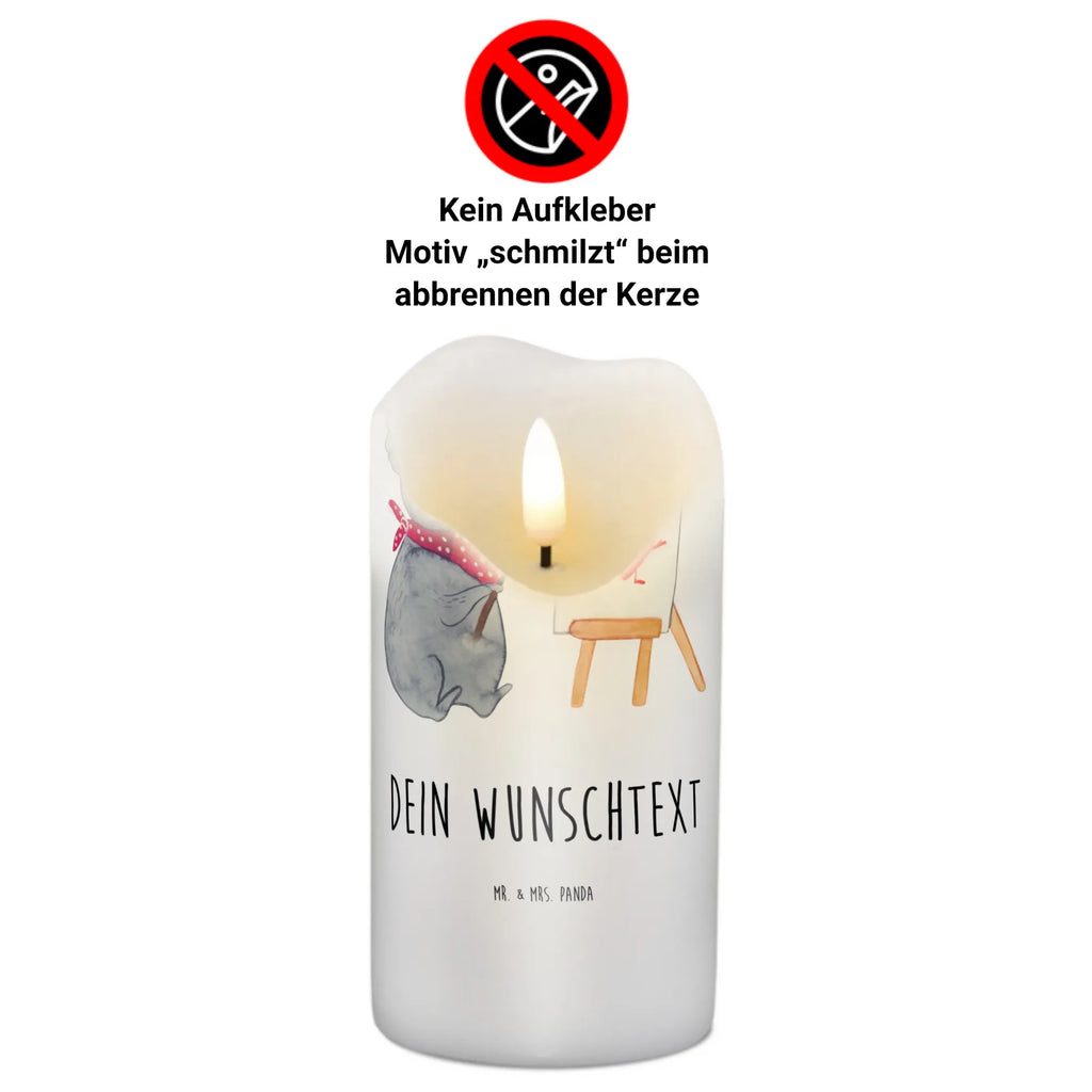 Personalisierte Kerze Koala Künstler Schwimmkerze Mit Namen, Holz-Kerze Mit Namen, Kerze Mit Prägung Und Wunschname, Bienenwachskerze Mit Wunschname, Firmungskerze Mit Wunschname, Blockkerze Mit Namensdruck, Kerze Für Hochzeit Mit Namensgravur, Fair-Trade-Kerze Mit Namensgravur, Outdoor-Kerze Mit Namensgravur, Duftkerze Mit Namen, Stearinkerze Mit Gravur, Adventskerze Mit Wunschname, Bio-Kerze Mit Wunschname, Andachtskerze Mit Namensgravur, Stumpenkerze Mit Namensgravur, Osterkerze Mit Namen, Glas-Kerze Mit Wunschname, Votivkerze Mit Wunschname, Kommunionkerze Mit Namen, Gartenkerze Mit Namen, Grabkerze Mit Namensgravur, Personalisierte Kerze, Gedenkkerze Mit Namen, Teelicht Mit Namensdruck, Sojawachskerze Mit Namensdruck, Handgegossene Kerze Mit Namen, Trauerkerze Mit Namen, LED-Kerze Mit Wunschname, Weihnachtskerze Mit Namensgravur, Kerze Mit Namen, Stabkerze Mit Gravur, Tafelkerze Mit Wunschname, Kerze Mit Spruch Und Namen, Tischkerze Mit Namensdruck, Handgemachte Kerze Mit Wunschname, Kerze Für Geburtstag Mit Wunschname, Metall-Kerze Mit Namensgravur, Laternenkerze Mit Namensdruck, Gastgeschenk Kerze Mit Namen, Taufekerze Mit Namensgravur, Kerzen-Set Mit Namensgravur, Streukerze Mit Namensdruck, Koala, Koalabär, Künstler, Liebesgeschenk, Liebe, Zeichnen, Liebensbeweis, Gefühle