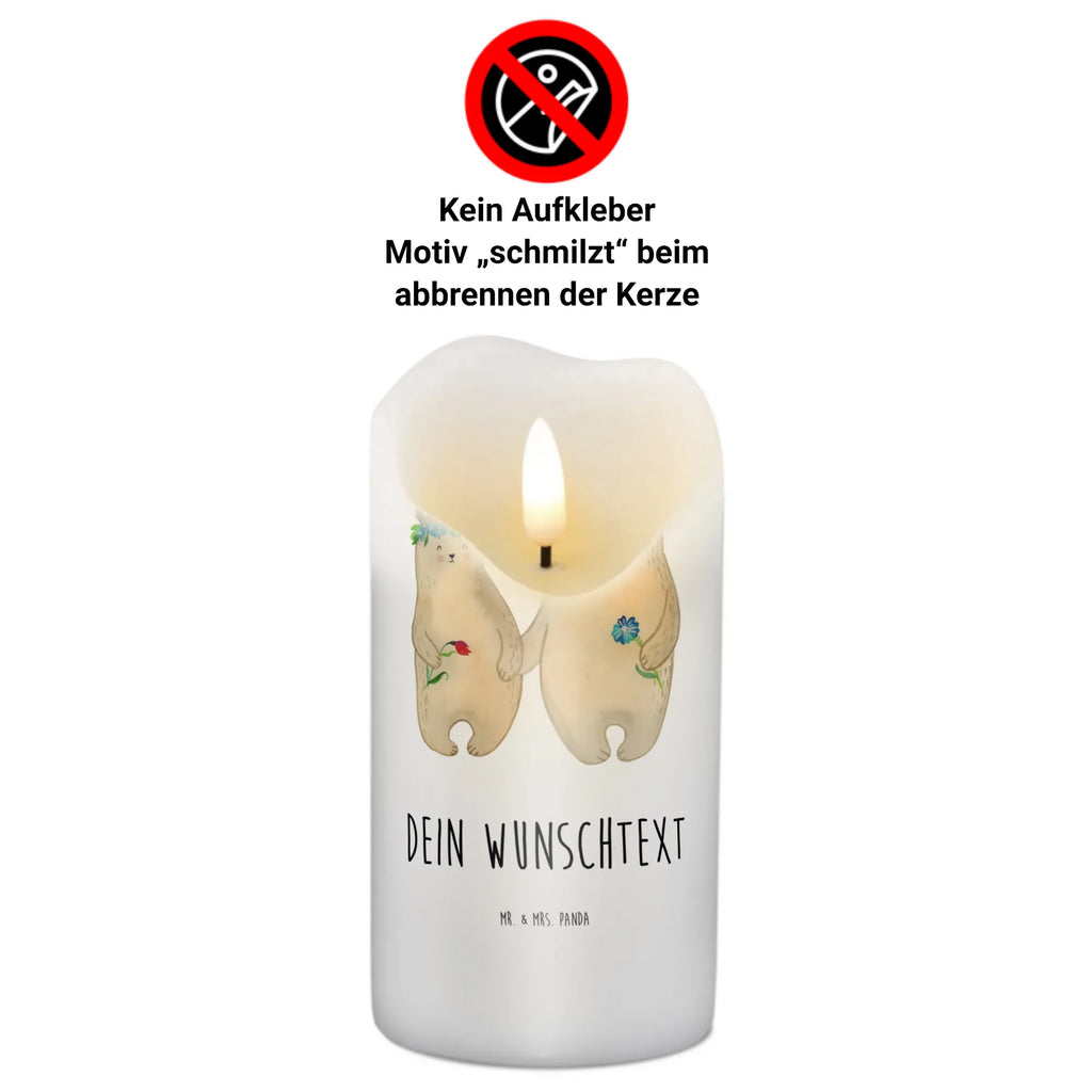 Personalisierte Kerze Bären mit Blumenkranz Votivkerze Mit Wunschname, Taufekerze Mit Namensgravur, Weihnachtskerze Mit Namensgravur, Metall-Kerze Mit Namensgravur, Gedenkkerze Mit Namen, Kerze Für Hochzeit Mit Namensgravur, LED-Kerze Mit Wunschname, Holz-Kerze Mit Namen, Kerze Mit Prägung Und Wunschname, Blockkerze Mit Namensdruck, Outdoor-Kerze Mit Namensgravur, Kerze Mit Spruch Und Namen, Handgemachte Kerze Mit Wunschname, Stabkerze Mit Gravur, Andachtskerze Mit Namensgravur, Laternenkerze Mit Namensdruck, Teelicht Mit Namensdruck, Grabkerze Mit Namensgravur, Fair-Trade-Kerze Mit Namensgravur, Gartenkerze Mit Namen, Kerze Mit Namen, Tischkerze Mit Namensdruck, Duftkerze Mit Namen, Adventskerze Mit Wunschname, Gastgeschenk Kerze Mit Namen, Trauerkerze Mit Namen, Schwimmkerze Mit Namen, Streukerze Mit Namensdruck, Stumpenkerze Mit Namensgravur, Bio-Kerze Mit Wunschname, Kerze Für Geburtstag Mit Wunschname, Personalisierte Kerze, Tafelkerze Mit Wunschname, Sojawachskerze Mit Namensdruck, Glas-Kerze Mit Wunschname, Kommunionkerze Mit Namen, Handgegossene Kerze Mit Namen, Osterkerze Mit Namen, Stearinkerze Mit Gravur, Kerzen-Set Mit Namensgravur, Bienenwachskerze Mit Wunschname, Firmungskerze Mit Wunschname, Muttertag, Vatertag, Mama, Papa, Oma, Opa, Familie, Schwester, Bruder, Lieblingsmama, Kind, Mutter, Vorbild, Weltbeste Mama, Töchter, Bär, Beste Mutter, Family, Tochter, Bären, Kinder, Mami, Lieblingsmensch, Geschenk Mama. Muttertag, Mutti