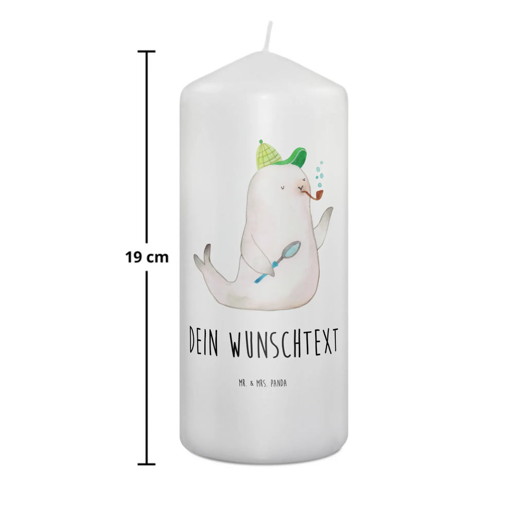 Personalisierte Kerze Robbe Sherlock Tafelkerze Mit Wunschname, Schwimmkerze Mit Namen, Kerze Mit Namen, Handgegossene Kerze Mit Namen, Firmungskerze Mit Wunschname, Blockkerze Mit Namensdruck, Adventskerze Mit Wunschname, Gastgeschenk Kerze Mit Namen, Kerze Mit Prägung Und Wunschname, Stearinkerze Mit Gravur, Metall-Kerze Mit Namensgravur, Glas-Kerze Mit Wunschname, Duftkerze Mit Namen, Stumpenkerze Mit Namensgravur, Weihnachtskerze Mit Namensgravur, Bienenwachskerze Mit Wunschname, Votivkerze Mit Wunschname, Kerze Mit Spruch Und Namen, Fair-Trade-Kerze Mit Namensgravur, Andachtskerze Mit Namensgravur, Sojawachskerze Mit Namensdruck, Trauerkerze Mit Namen, Kerzen-Set Mit Namensgravur, Holz-Kerze Mit Namen, Handgemachte Kerze Mit Wunschname, Gartenkerze Mit Namen, Stabkerze Mit Gravur, Grabkerze Mit Namensgravur, Outdoor-Kerze Mit Namensgravur, Laternenkerze Mit Namensdruck, Taufekerze Mit Namensgravur, Osterkerze Mit Namen, Streukerze Mit Namensdruck, Gedenkkerze Mit Namen, LED-Kerze Mit Wunschname, Personalisierte Kerze, Tischkerze Mit Namensdruck, Kerze Für Hochzeit Mit Namensgravur, Kerze Für Geburtstag Mit Wunschname, Teelicht Mit Namensdruck, Kommunionkerze Mit Namen, Bio-Kerze Mit Wunschname, Lustige Sprüche, Tiere, Tiermotive, Gute Laune
