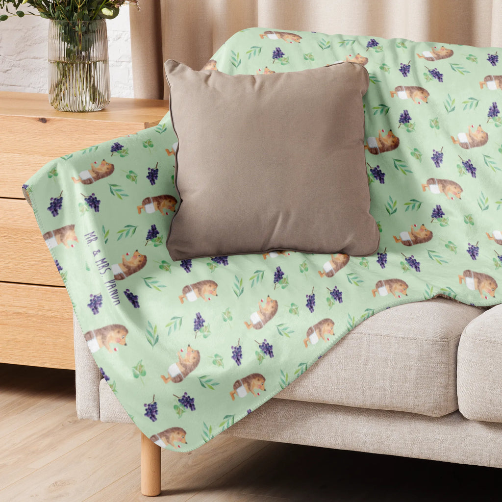 Sherpa Kuscheldecke Igel Wein Muster Lustige Sprüche, Tiere, Tiermotive, Gute Laune, Igel, Wein Deko, Geschenk Weinliebhaber, Geschenk Weintrinker, Rotwein, Wein trinken, Weißwein, Wein Spruch, Weinglas