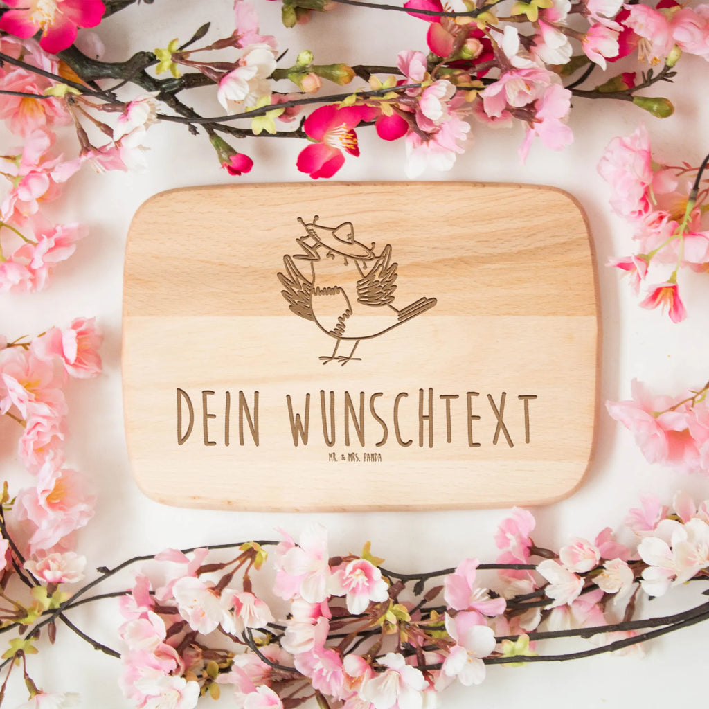 Personalisiertes Frühstücksbrett Rabe Sombrero Personalisierte Frühstücksplatte, Personalisiertes Servierbrett, Servierbrett mit Namen, Frühstücksplatte mit Namen, Holzbrett mit Namen, Personalisiertes Frühstücksbrett, Schneidebrett mit Namen, Küchenbrettchen mit Namen, Frühstücksbrett mit Namen, Personalisiertes Holzbrett, Personalisiertes Brotbrett, Brotbrett mit Namen, Personalisierte Servierplatte, Personalisiertes Schneidebrett, Personalisiertes Küchenbrett, Personalisiertes Holzschneidebrett, Schneidebrett Wunschname, Schneidebrett Holz mit Namen, FPersonalisiertes rühstücksbrettchen, Küchenbrett mit Namen, Servierplatte mit Namen, Personalisiertes Schneidebrett Holz, Holzschneidebrett mit Namen, Schneidebrett gravieren, Frühstücksbrettchen mit Namen, Personalisiertes Küchenbrettchen, Tiermotive, Gute Laune, lustige Sprüche, Tiere, Vögel, Glück Spruch, Rabe, Motivation, fröhlich sein, Vogel, froh, Elster, glücklich sein, Spruch positiv
