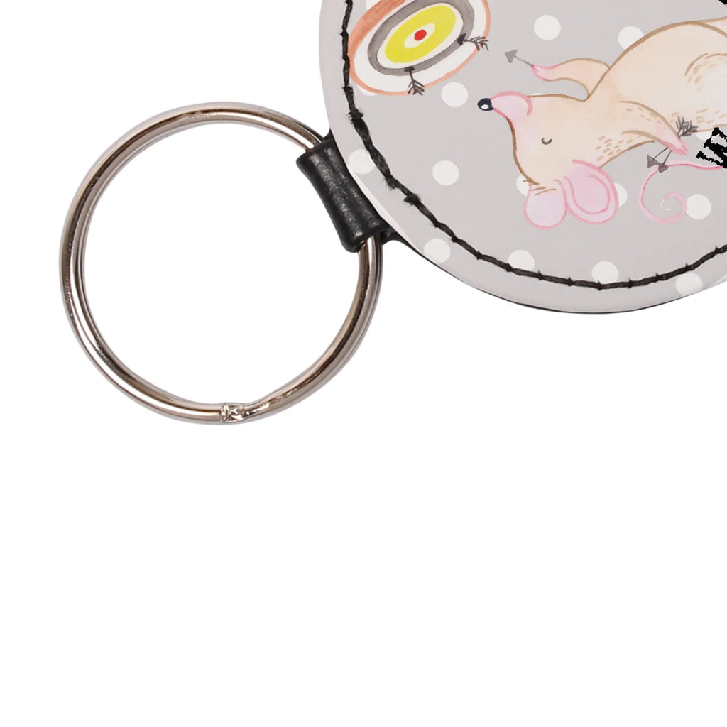 Personalisierter Schlüsselanhänger Maus Dart spielen Schlüsselanhänger Bedruckt, Schlüsselanhänger Mit Koordinaten, Schlüsselanhänger Aus Leder Mit Gravur, Schlüsselanhänger Mit Wunschtext, Schlüsselanhänger Mit Herz Und Gravur, Schlüsselanhänger Für Auto Mit Wunschtext, Schlüsselanhänger Mit Namen, Freundschafts Schlüsselanhänger Mit Namen, Filz Schlüsselanhänger Mit Text, Schlüsselanhänger Geschenk Personalisiert, Schlüsselanhänger Für Paare Mit Wunschtext, Personalisierter Schlüsselanhänger, Schlüsselanhänger Liebevoll Gestaltet, Schlüsselanhänger Selbst Gestalten, Schlüsselanhänger Mit Botschaft, Schlüsselanhänger Mit Initialen, Schlüsselanhänger Für Kinder Mit Namen, Schlüsselanhänger Mit Spruch, Metall Schlüsselanhänger Mit Namen, Schlüsselanhänger Für Männer Mit Gravur, Schlüsselanhänger Individuell, Schlüsselanhänger Aus Holz Mit Wunschtext, Schlüsselanhänger Modern Mit Namen, Schlüsselanhänger Für Haus Mit Gravur, Schlüsselanhänger Mit Text, Handgemachter Schlüsselanhänger Mit Wunschtext, Partner Schlüsselanhänger Personalisiert, Schlüsselanhänger Mit Widmung, Schlüsselanhänger Mit Datum, Schlüsselanhänger Für Frauen Mit Wunschtext, Schlüsselanhänger Vintage Mit Gravur, Schlüsselanhänger Mit Gravur, Geschenk, Sport, Sportart, Hobby, Schenken, Danke, Dankeschön, Auszeichnung, Gewinn, Sportler, Dart Turnier, Darten, Darts, Dart spielen