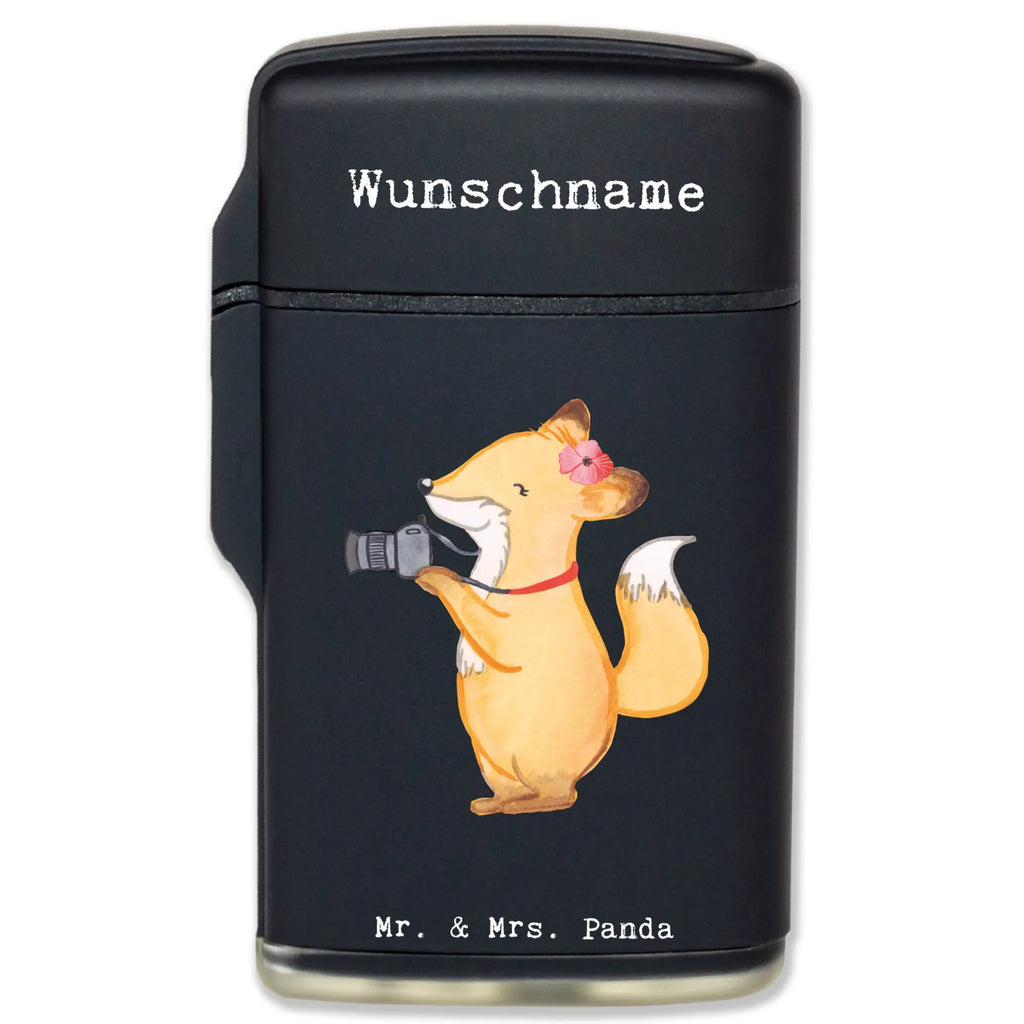 Personalisiertes Feuerzeug Fotografin mit Herz Hochwertiges Feuerzeug Mit Namen, Feuerzeug Geschenk Mit Namen, Feuerzeug Mit Initialen, Feuerzeug Mit Wunschtext, Feuerzeug Mit Persönlicher Gravur, Feuerzeug Bedrucken Lassen, Feuerzeug Mit Namen Und Symbol, Feuerzeug Personalisiert, Feuerzeug Mit Spruch, Feuerzeug Mit Namen, Feuerzeug Als Geschenk Personalisiert, Feuerzeug Mit Gravur, Feuerzeug Mit Datum, Feuerzeug Mit Text, Graviertes Feuerzeug, Feuerzeug Für Männer Mit Namen, Feuerzeug Mit Wunschname, Feuerzeug Selbst Gestalten, Feuerzeug Mit Widmung, Individuelles Feuerzeug, Feuerzeug Mit Gas nachfüllbar, Personalisiertes Feuerzeug, Feuerzeug Für Frauen Personalisiert, Feuerzeug mit Widmung, Beruf, Ausbildung, Jubiläum, Abschied, Rente, Kollege, Kollegin, Geschenk, Schenken, Arbeitskollege, Mitarbeiter, Firma, Danke, Dankeschön, Hobbyfotografin, Fotoreporterin, Fotografie, Fotografin, Hochzeitsfotografin, Profi Fotografin