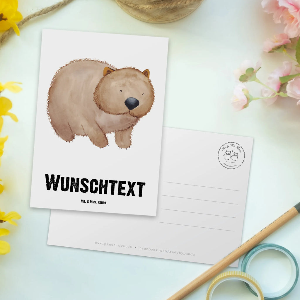 Personalisierte Postkarte Wombat Karte mit Namen, Postkarte bedrucken, Ansichtskarte mit Namen, Postkarte mit Namen, Ansichtskarte mit Wunschtext, Einladung mit Namen, Grußkarte mit Wunschtext, Postkarte mit Wunschtext, Postkarte personalisierbar, Einladung mit Wunschtext, Grußkarte mit Namen, Karte mit Wunschtext, Geschenkkarte mit Wunschtext, Geschenkkarte mit Namen, Tiermotive, Gute Laune, lustige Sprüche, Tiere, Wombat, Motivation, Australien, Spruch, Das Leben ist schön