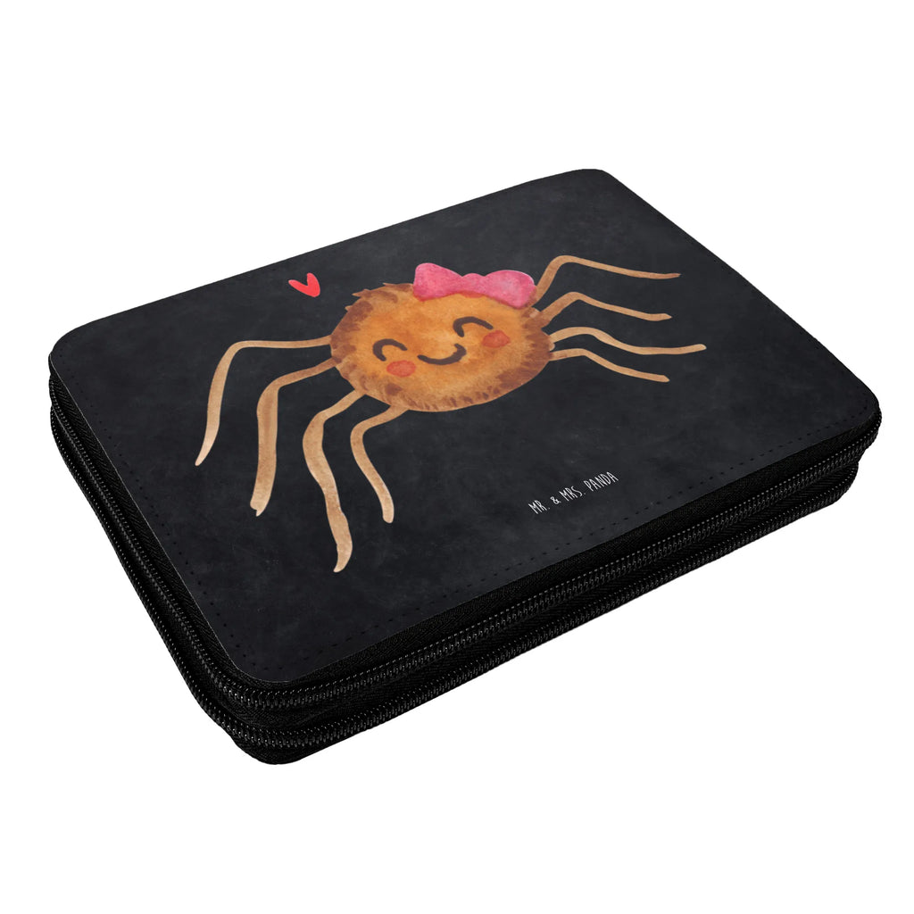 Leather folder Spider Agathe Joy Schreibetui, Farbstiftetui, Schuletui, Federtasche, Bleistift Etui, Zeichenetui, Schlampermäppchen, Malmappe, Stifte Etui, Etui für Stifte, Federmäppchen, Buntstiftetui, Stiftemappe, Schüleretui, Mäppchen, Stifteetui, Schulmäppchen, Federmappe Set, Buntstiftmäppchen, Bleistiftetui, Schreibmappe, Stiftebeutel, Stiftetasche, Spinne, Agathe, Videos, Merchandise, Spinne Agathe, Viral, Viraler Hit, Trend, Beliebte Spinne