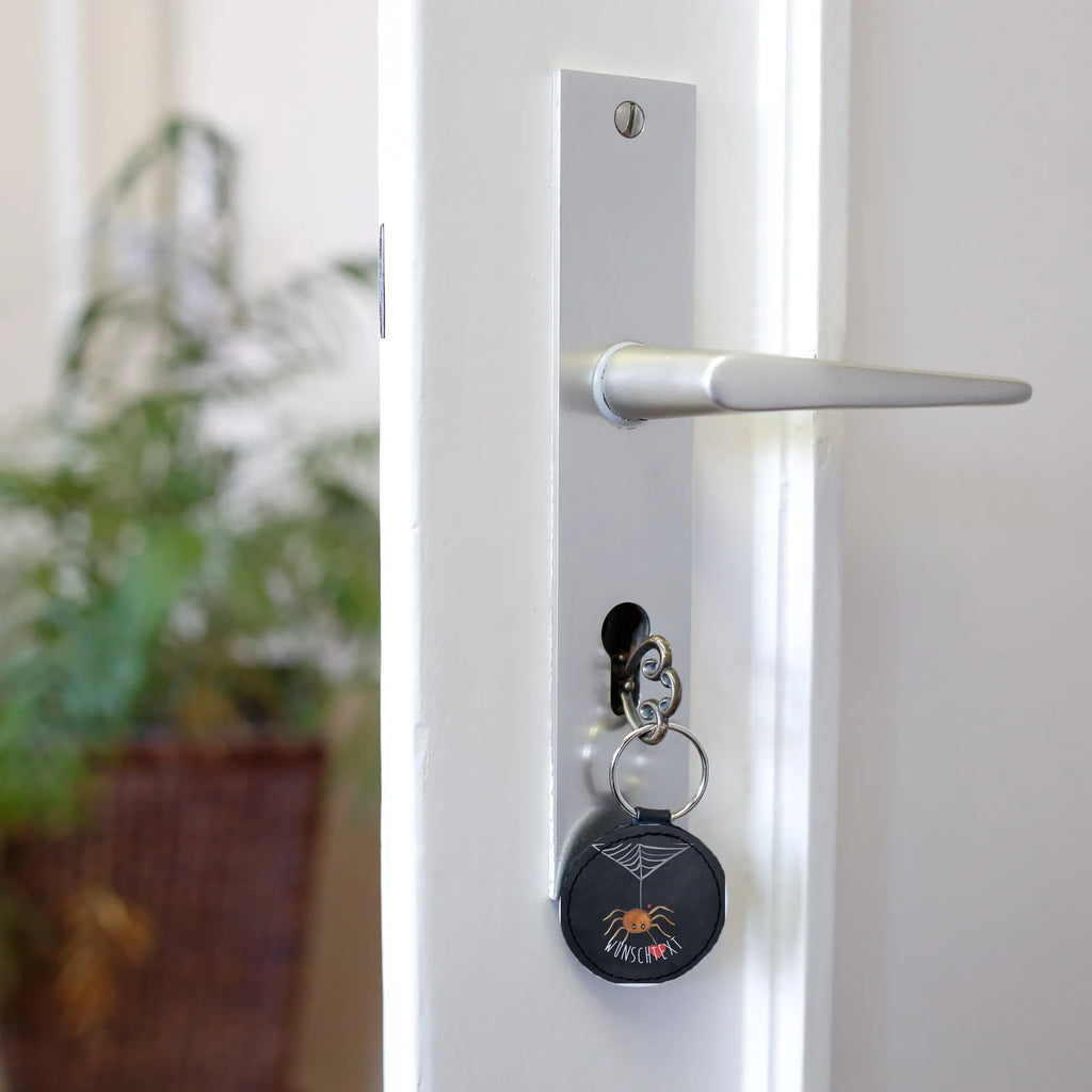 Personalisierter Schlüsselanhänger Spinne Agathe Liebe Schlüsselanhänger Vintage Mit Gravur, Schlüsselanhänger Für Frauen Mit Wunschtext, Schlüsselanhänger Aus Holz Mit Wunschtext, Schlüsselanhänger Individuell, Schlüsselanhänger Mit Datum, Schlüsselanhänger Mit Wunschtext, Schlüsselanhänger Mit Koordinaten, Schlüsselanhänger Für Männer Mit Gravur, Schlüsselanhänger Für Haus Mit Gravur, Schlüsselanhänger Modern Mit Namen, Schlüsselanhänger Mit Spruch, Schlüsselanhänger Liebevoll Gestaltet, Schlüsselanhänger Für Paare Mit Wunschtext, Schlüsselanhänger Für Kinder Mit Namen, Schlüsselanhänger Geschenk Personalisiert, Schlüsselanhänger Bedruckt, Schlüsselanhänger Mit Herz Und Gravur, Handgemachter Schlüsselanhänger Mit Wunschtext, Partner Schlüsselanhänger Personalisiert, Schlüsselanhänger Mit Initialen, Schlüsselanhänger Mit Widmung, Schlüsselanhänger Mit Text, Personalisierter Schlüsselanhänger, Schlüsselanhänger Selbst Gestalten, Schlüsselanhänger Mit Gravur, Freundschafts Schlüsselanhänger Mit Namen, Schlüsselanhänger Mit Namen, Metall Schlüsselanhänger Mit Namen, Schlüsselanhänger Für Auto Mit Wunschtext, Filz Schlüsselanhänger Mit Text, Schlüsselanhänger Aus Leder Mit Gravur, Schlüsselanhänger Mit Botschaft, Spinne Agathe, Spinne, Agathe, Videos, Merchandise, Liebe, Liebesbeweis, Verliebt, Liebesgeschenk