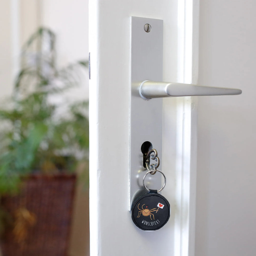 Personalisierter Schlüsselanhänger Spinne Agathe Motivation Schlüsselanhänger Mit Wunschtext, Filz Schlüsselanhänger Mit Text, Schlüsselanhänger Für Männer Mit Gravur, Schlüsselanhänger Aus Holz Mit Wunschtext, Schlüsselanhänger Mit Gravur, Schlüsselanhänger Vintage Mit Gravur, Schlüsselanhänger Aus Leder Mit Gravur, Schlüsselanhänger Für Haus Mit Gravur, Schlüsselanhänger Mit Initialen, Schlüsselanhänger Mit Koordinaten, Schlüsselanhänger Für Paare Mit Wunschtext, Schlüsselanhänger Für Kinder Mit Namen, Partner Schlüsselanhänger Personalisiert, Schlüsselanhänger Individuell, Schlüsselanhänger Bedruckt, Schlüsselanhänger Selbst Gestalten, Freundschafts Schlüsselanhänger Mit Namen, Schlüsselanhänger Geschenk Personalisiert, Schlüsselanhänger Mit Datum, Metall Schlüsselanhänger Mit Namen, Schlüsselanhänger Mit Namen, Schlüsselanhänger Für Auto Mit Wunschtext, Schlüsselanhänger Liebevoll Gestaltet, Schlüsselanhänger Mit Text, Schlüsselanhänger Mit Spruch, Schlüsselanhänger Mit Herz Und Gravur, Schlüsselanhänger Für Frauen Mit Wunschtext, Schlüsselanhänger Mit Widmung, Schlüsselanhänger Mit Botschaft, Handgemachter Schlüsselanhänger Mit Wunschtext, Personalisierter Schlüsselanhänger, Schlüsselanhänger Modern Mit Namen, Spinne Agathe, Spinne, Agathe, Videos, Merchandise, Vertrauen, Glück, Liebe, Motivation, Dankeschön