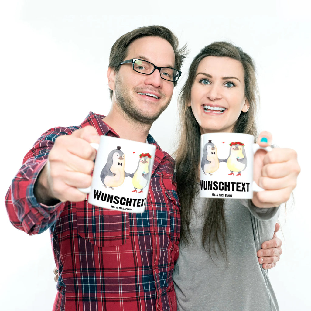 Personalisierte Tasse Hochzeitspaar Pinguin Drucken, Namen, Tasse mit Namen, Personalisierte Tasse, Wunschname, Namenstasse, Personalisiert, Tasse, Hochzeitskarte, Hochzeit, Hochzeitsgeschenk, Ehe, Hochzeitsfeier, Trauung, Trauungsgeschenk, Verlobungsfeier, Verlobungsgeschenk, Hochzeitsgeschenkideen, Hochzeitsgeschenke für Brautpaar, Geschenkidee Hochzeit, Pinguin, Gastgeschenk, Pinguine, Hochzeitstag
