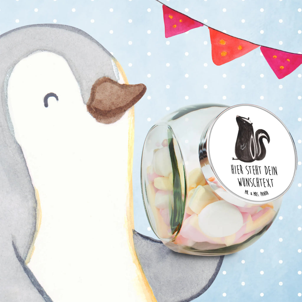 Personalisiertes Bonbonglas Stinktier sitzend Glas Für Naschkatzen Mit Wunschtext, Bonbonglas Mit Liebevollem Spruch, Bonbonglas Graviert, Glasbehälter Für Naschzeug Mit Gravur, Bonbonglas Als Geschenk Personalisiert, Bonbonglas Vintage Mit Wunschtext, Leckerliglas Mit Wunschtext, Bonbonglas Party Mit Wunschtext, Aufbewahrungsglas Für Süßes Mit Namen, Bonbonglas Mit Namen, Glas Für Bonbons Mit Namen, Bonbonglas Küche Mit Gravur, Bonbonglas Retro Mit Namen, Bonbonglas Für Kinder Mit Namen, Deko Bonbonglas Mit Gravur, Bonbonglas Für Erwachsene Personalisiert, Süßigkeitenglas Mit Wunschtext, Geschenkglas Für Süßes Mit Wunschtext, Bonbonglas Mit Wunschtext, Bonbonglas Mit Spruch, Bonbonglas Selbst Gestalten, Bonbonglas Bedruckt, Candyglas Mit Gravur, Bonbonglas Mit Schraubdeckel Und Wunschtext, Naschdose Mit Namen, Bonbonglas Mit Korken Und Namen, Vorratsdose Für Süßigkeiten Mit Gravur, Bonbonglas Mit Deckel Und Gravur, Bonboniere Mit Gravur, Vorratsglas Für Süßigkeiten Personalisiert, Personalisiertes Bonbonglas, Naschglas Mit Wunschtext, Glasdose Für Bonbons Personalisiert, Stinktier, Skunk, Recht, Besserwisser, Stinker, Spruch, Büro, Wildtier, Raubtier, Stinki