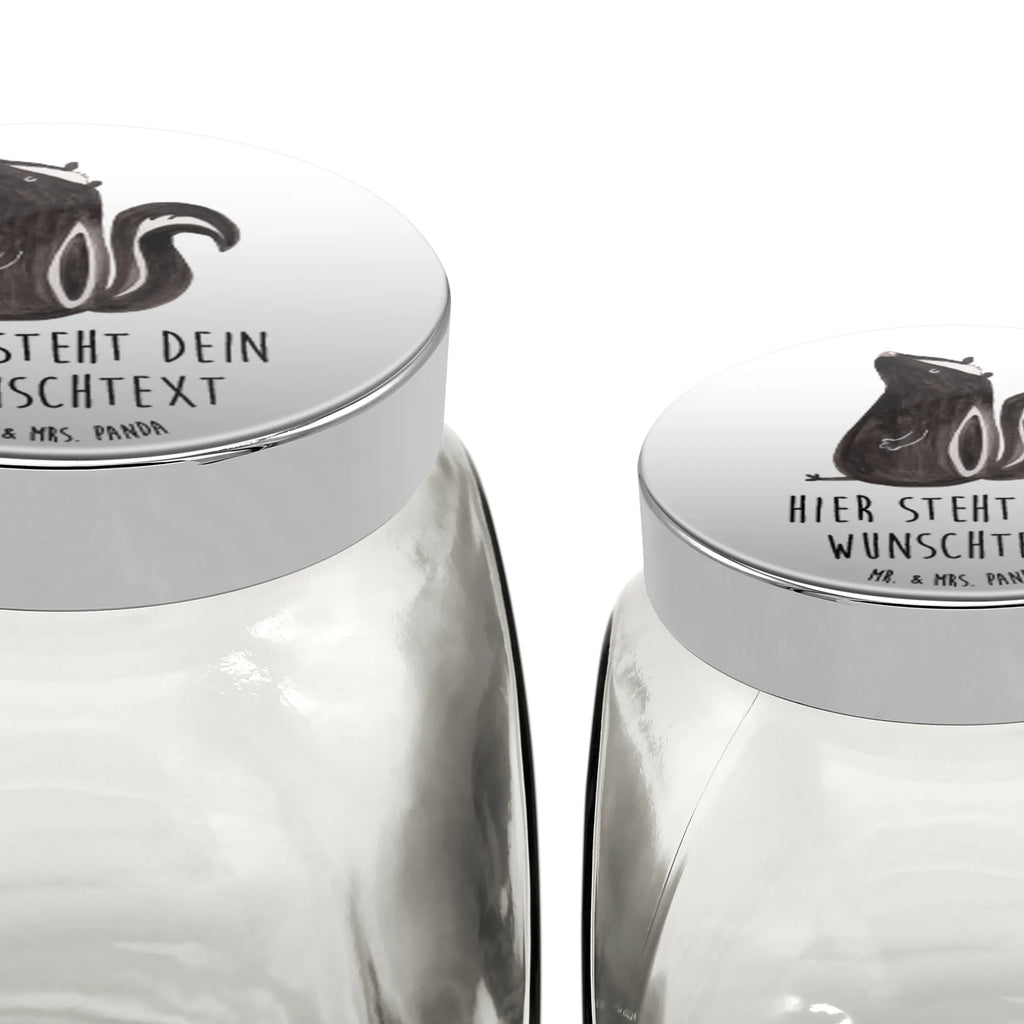 Personalisiertes Bonbonglas Stinktier sitzend Glas Für Naschkatzen Mit Wunschtext, Bonbonglas Mit Liebevollem Spruch, Bonbonglas Graviert, Glasbehälter Für Naschzeug Mit Gravur, Bonbonglas Als Geschenk Personalisiert, Bonbonglas Vintage Mit Wunschtext, Leckerliglas Mit Wunschtext, Bonbonglas Party Mit Wunschtext, Aufbewahrungsglas Für Süßes Mit Namen, Bonbonglas Mit Namen, Glas Für Bonbons Mit Namen, Bonbonglas Küche Mit Gravur, Bonbonglas Retro Mit Namen, Bonbonglas Für Kinder Mit Namen, Deko Bonbonglas Mit Gravur, Bonbonglas Für Erwachsene Personalisiert, Süßigkeitenglas Mit Wunschtext, Geschenkglas Für Süßes Mit Wunschtext, Bonbonglas Mit Wunschtext, Bonbonglas Mit Spruch, Bonbonglas Selbst Gestalten, Bonbonglas Bedruckt, Candyglas Mit Gravur, Bonbonglas Mit Schraubdeckel Und Wunschtext, Naschdose Mit Namen, Bonbonglas Mit Korken Und Namen, Vorratsdose Für Süßigkeiten Mit Gravur, Bonbonglas Mit Deckel Und Gravur, Bonboniere Mit Gravur, Vorratsglas Für Süßigkeiten Personalisiert, Personalisiertes Bonbonglas, Naschglas Mit Wunschtext, Glasdose Für Bonbons Personalisiert, Stinktier, Skunk, Recht, Besserwisser, Stinker, Spruch, Büro, Wildtier, Raubtier, Stinki