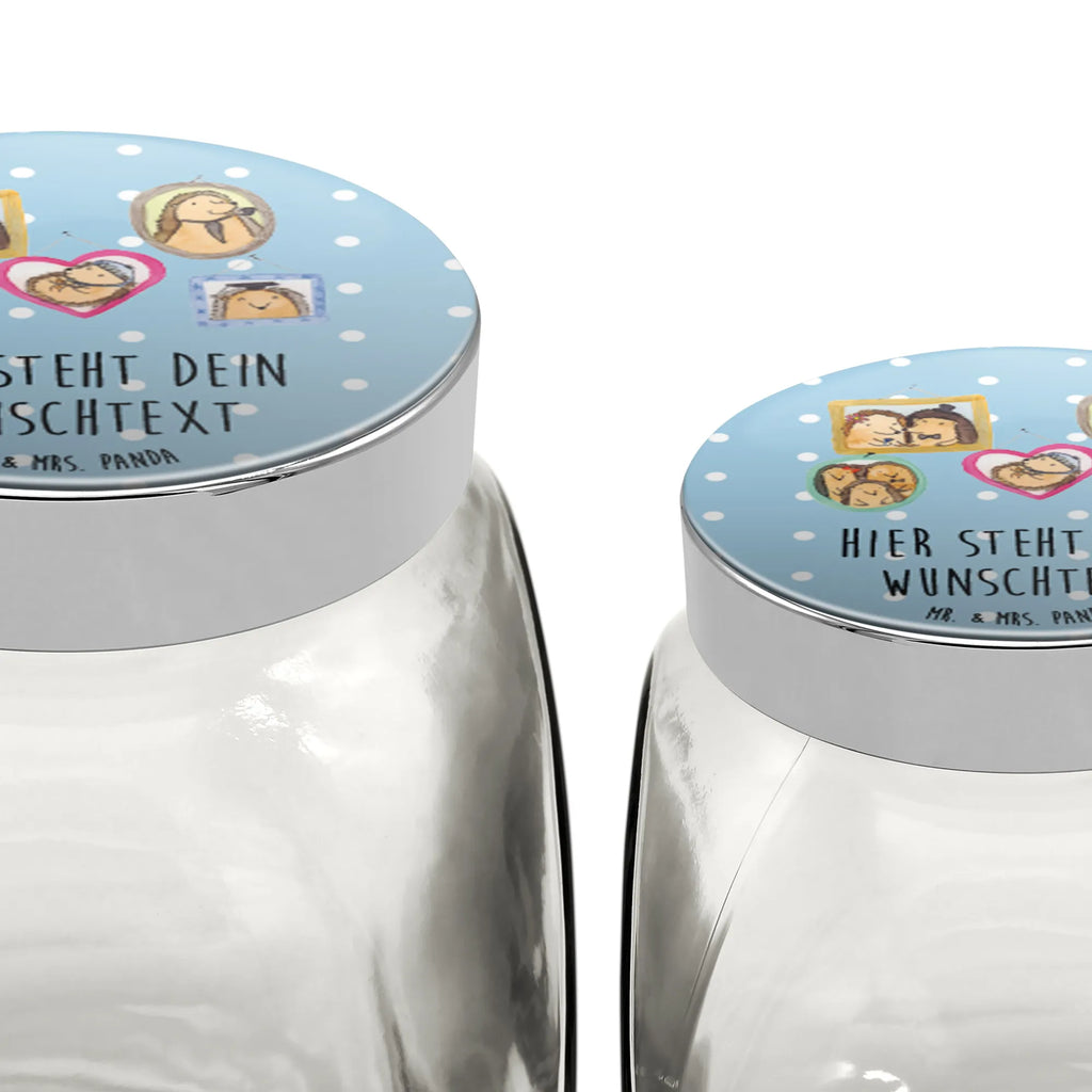 Personalisiertes Bonbonglas Igel Familie Bonbonglas Mit Deckel Und Gravur, Bonbonglas Party Mit Wunschtext, Naschdose Mit Namen, Bonbonglas Mit Namen, Bonbonglas Für Kinder Mit Namen, Glasbehälter Für Naschzeug Mit Gravur, Bonbonglas Mit Schraubdeckel Und Wunschtext, Glas Für Bonbons Mit Namen, Leckerliglas Mit Wunschtext, Naschglas Mit Wunschtext, Süßigkeitenglas Mit Wunschtext, Bonbonglas Vintage Mit Wunschtext, Glasdose Für Bonbons Personalisiert, Bonbonglas Mit Korken Und Namen, Aufbewahrungsglas Für Süßes Mit Namen, Personalisiertes Bonbonglas, Bonbonglas Bedruckt, Bonbonglas Für Erwachsene Personalisiert, Vorratsdose Für Süßigkeiten Mit Gravur, Geschenkglas Für Süßes Mit Wunschtext, Vorratsglas Für Süßigkeiten Personalisiert, Bonbonglas Selbst Gestalten, Bonbonglas Graviert, Glas Für Naschkatzen Mit Wunschtext, Bonbonglas Mit Wunschtext, Bonbonglas Küche Mit Gravur, Deko Bonbonglas Mit Gravur, Bonbonglas Mit Spruch, Candyglas Mit Gravur, Bonbonglas Retro Mit Namen, Bonbonglas Als Geschenk Personalisiert, Bonboniere Mit Gravur, Bonbonglas Mit Liebevollem Spruch, Familie, Vatertag, Muttertag, Bruder, Schwester, Mama, Papa, Oma, Opa, Zusammenhalt, Bilder, Glück, Liebe, Igel