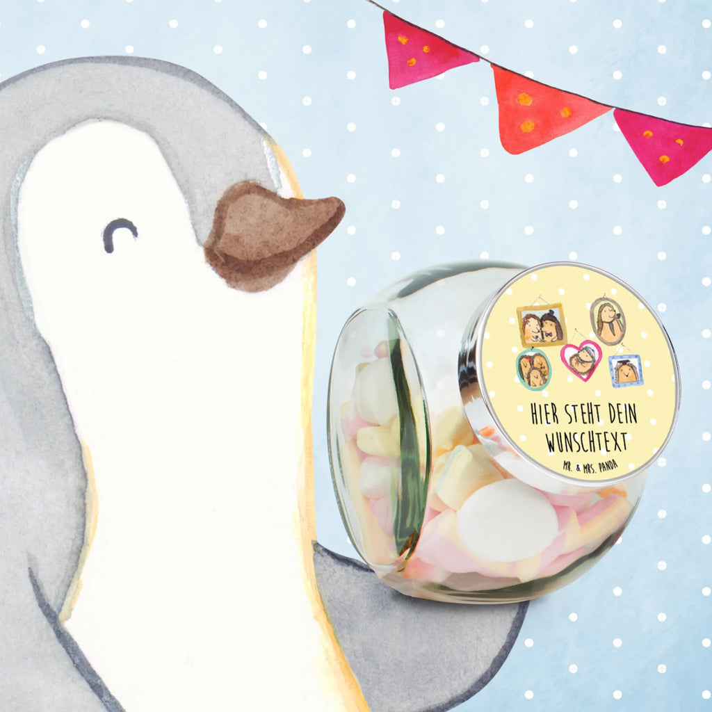 Personalisiertes Bonbonglas Igel Familie Bonbonglas Mit Deckel Und Gravur, Bonbonglas Party Mit Wunschtext, Naschdose Mit Namen, Bonbonglas Mit Namen, Bonbonglas Für Kinder Mit Namen, Glasbehälter Für Naschzeug Mit Gravur, Bonbonglas Mit Schraubdeckel Und Wunschtext, Glas Für Bonbons Mit Namen, Leckerliglas Mit Wunschtext, Naschglas Mit Wunschtext, Süßigkeitenglas Mit Wunschtext, Bonbonglas Vintage Mit Wunschtext, Glasdose Für Bonbons Personalisiert, Bonbonglas Mit Korken Und Namen, Aufbewahrungsglas Für Süßes Mit Namen, Personalisiertes Bonbonglas, Bonbonglas Bedruckt, Bonbonglas Für Erwachsene Personalisiert, Vorratsdose Für Süßigkeiten Mit Gravur, Geschenkglas Für Süßes Mit Wunschtext, Vorratsglas Für Süßigkeiten Personalisiert, Bonbonglas Selbst Gestalten, Bonbonglas Graviert, Glas Für Naschkatzen Mit Wunschtext, Bonbonglas Mit Wunschtext, Bonbonglas Küche Mit Gravur, Deko Bonbonglas Mit Gravur, Bonbonglas Mit Spruch, Candyglas Mit Gravur, Bonbonglas Retro Mit Namen, Bonbonglas Als Geschenk Personalisiert, Bonboniere Mit Gravur, Bonbonglas Mit Liebevollem Spruch, Familie, Vatertag, Muttertag, Bruder, Schwester, Mama, Papa, Oma, Opa, Zusammenhalt, Bilder, Glück, Liebe, Igel