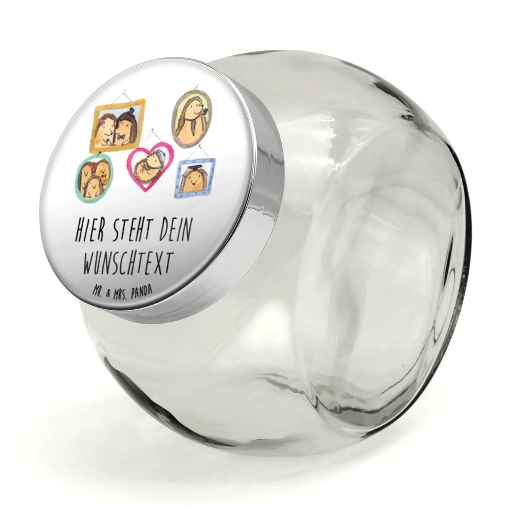 Personalisiertes Bonbonglas Igel Familie Bonbonglas Mit Deckel Und Gravur, Bonbonglas Party Mit Wunschtext, Naschdose Mit Namen, Bonbonglas Mit Namen, Bonbonglas Für Kinder Mit Namen, Glasbehälter Für Naschzeug Mit Gravur, Bonbonglas Mit Schraubdeckel Und Wunschtext, Glas Für Bonbons Mit Namen, Leckerliglas Mit Wunschtext, Naschglas Mit Wunschtext, Süßigkeitenglas Mit Wunschtext, Bonbonglas Vintage Mit Wunschtext, Glasdose Für Bonbons Personalisiert, Bonbonglas Mit Korken Und Namen, Aufbewahrungsglas Für Süßes Mit Namen, Personalisiertes Bonbonglas, Bonbonglas Bedruckt, Bonbonglas Für Erwachsene Personalisiert, Vorratsdose Für Süßigkeiten Mit Gravur, Geschenkglas Für Süßes Mit Wunschtext, Vorratsglas Für Süßigkeiten Personalisiert, Bonbonglas Selbst Gestalten, Bonbonglas Graviert, Glas Für Naschkatzen Mit Wunschtext, Bonbonglas Mit Wunschtext, Bonbonglas Küche Mit Gravur, Deko Bonbonglas Mit Gravur, Bonbonglas Mit Spruch, Candyglas Mit Gravur, Bonbonglas Retro Mit Namen, Bonbonglas Als Geschenk Personalisiert, Bonboniere Mit Gravur, Bonbonglas Mit Liebevollem Spruch, Familie, Vatertag, Muttertag, Bruder, Schwester, Mama, Papa, Oma, Opa, Zusammenhalt, Bilder, Glück, Liebe, Igel
