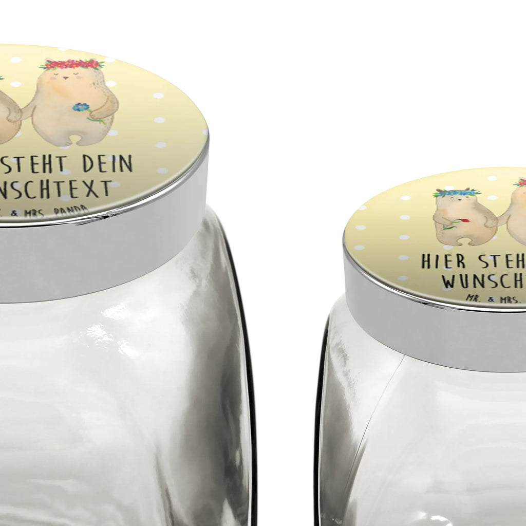 Personalisiertes Bonbonglas Bären mit Blumenkranz Glas Für Bonbons Mit Namen, Süßigkeitenglas Mit Wunschtext, Bonbonglas Retro Mit Namen, Bonbonglas Selbst Gestalten, Deko Bonbonglas Mit Gravur, Aufbewahrungsglas Für Süßes Mit Namen, Candyglas Mit Gravur, Glasdose Für Bonbons Personalisiert, Bonbonglas Mit Namen, Bonbonglas Graviert, Bonbonglas Mit Deckel Und Gravur, Leckerliglas Mit Wunschtext, Bonbonglas Für Kinder Mit Namen, Bonbonglas Party Mit Wunschtext, Bonbonglas Küche Mit Gravur, Naschdose Mit Namen, Bonbonglas Für Erwachsene Personalisiert, Glas Für Naschkatzen Mit Wunschtext, Vorratsglas Für Süßigkeiten Personalisiert, Bonbonglas Mit Schraubdeckel Und Wunschtext, Bonboniere Mit Gravur, Personalisiertes Bonbonglas, Bonbonglas Mit Spruch, Geschenkglas Für Süßes Mit Wunschtext, Bonbonglas Bedruckt, Bonbonglas Mit Wunschtext, Bonbonglas Mit Liebevollem Spruch, Bonbonglas Als Geschenk Personalisiert, Naschglas Mit Wunschtext, Bonbonglas Vintage Mit Wunschtext, Glasbehälter Für Naschzeug Mit Gravur, Bonbonglas Mit Korken Und Namen, Vorratsdose Für Süßigkeiten Mit Gravur, Familie, Vatertag, Muttertag, Bruder, Schwester, Mama, Papa, Oma, Opa, Kinder, Lieblingsmensch, Mutter, beste Mutter, Mutti, Vorbild, Kind, Bären, Töchter, Bär, Lieblingsmama, Geschenk Mama. Muttertag, Mami, Tochter, Family, weltbeste Mama