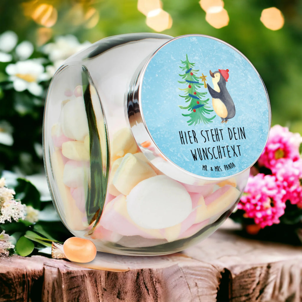 Personalisiertes Bonbonglas Pinguin Weihnachtsbaum Geschenkglas Für Süßes Mit Wunschtext, Bonboniere Mit Gravur, Deko Bonbonglas Mit Gravur, Bonbonglas Mit Schraubdeckel Und Wunschtext, Naschglas Mit Wunschtext, Vorratsdose Für Süßigkeiten Mit Gravur, Bonbonglas Graviert, Vorratsglas Für Süßigkeiten Personalisiert, Bonbonglas Bedruckt, Leckerliglas Mit Wunschtext, Bonbonglas Mit Wunschtext, Bonbonglas Mit Spruch, Bonbonglas Mit Deckel Und Gravur, Glas Für Naschkatzen Mit Wunschtext, Candyglas Mit Gravur, Bonbonglas Vintage Mit Wunschtext, Bonbonglas Party Mit Wunschtext, Glasdose Für Bonbons Personalisiert, Bonbonglas Mit Namen, Glas Für Bonbons Mit Namen, Glasbehälter Für Naschzeug Mit Gravur, Bonbonglas Als Geschenk Personalisiert, Personalisiertes Bonbonglas, Bonbonglas Mit Korken Und Namen, Süßigkeitenglas Mit Wunschtext, Bonbonglas Küche Mit Gravur, Bonbonglas Mit Liebevollem Spruch, Bonbonglas Für Erwachsene Personalisiert, Bonbonglas Retro Mit Namen, Bonbonglas Selbst Gestalten, Aufbewahrungsglas Für Süßes Mit Namen, Bonbonglas Für Kinder Mit Namen, Naschdose Mit Namen, Winter, Weihnachtsdeko, Nikolaus, Weihnachten, Advent, Heiligabend, Wintermotiv, Pinguin