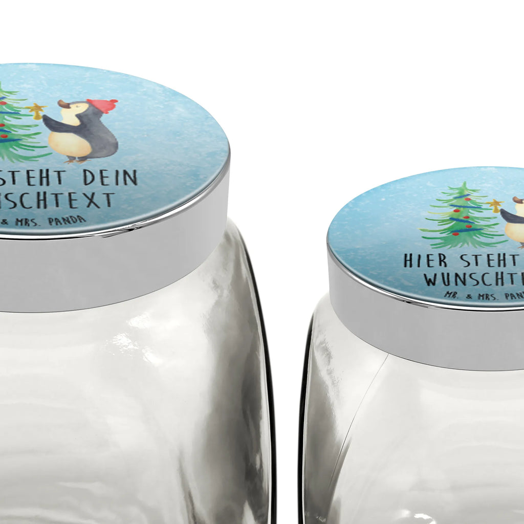 Personalisiertes Bonbonglas Pinguin Weihnachtsbaum Geschenkglas Für Süßes Mit Wunschtext, Bonboniere Mit Gravur, Deko Bonbonglas Mit Gravur, Bonbonglas Mit Schraubdeckel Und Wunschtext, Naschglas Mit Wunschtext, Vorratsdose Für Süßigkeiten Mit Gravur, Bonbonglas Graviert, Vorratsglas Für Süßigkeiten Personalisiert, Bonbonglas Bedruckt, Leckerliglas Mit Wunschtext, Bonbonglas Mit Wunschtext, Bonbonglas Mit Spruch, Bonbonglas Mit Deckel Und Gravur, Glas Für Naschkatzen Mit Wunschtext, Candyglas Mit Gravur, Bonbonglas Vintage Mit Wunschtext, Bonbonglas Party Mit Wunschtext, Glasdose Für Bonbons Personalisiert, Bonbonglas Mit Namen, Glas Für Bonbons Mit Namen, Glasbehälter Für Naschzeug Mit Gravur, Bonbonglas Als Geschenk Personalisiert, Personalisiertes Bonbonglas, Bonbonglas Mit Korken Und Namen, Süßigkeitenglas Mit Wunschtext, Bonbonglas Küche Mit Gravur, Bonbonglas Mit Liebevollem Spruch, Bonbonglas Für Erwachsene Personalisiert, Bonbonglas Retro Mit Namen, Bonbonglas Selbst Gestalten, Aufbewahrungsglas Für Süßes Mit Namen, Bonbonglas Für Kinder Mit Namen, Naschdose Mit Namen, Winter, Weihnachtsdeko, Nikolaus, Weihnachten, Advent, Heiligabend, Wintermotiv, Pinguin
