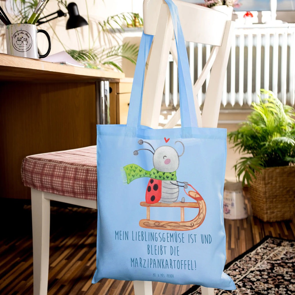 Tote bag Smörle sledding Baumwoll-Shopper, Beutel, Einkaufstüte, Stofftasche, Baumwoll-Tragetasche, Büchertasche, schultertasche baumwolle, Tote Bag, Tüte, canvas tasche, Uni Tasche, Tasche, baumwoll shopper, dokumententasche, Unitasche, Shopping Tasche, universaltasche, Tragetasche, Laptoptasche, schulterbeutel, Umhängetasche, festivaltasche, Stoffbeutel, Einkaufsbeutel, Einkaufstasche, Henkeltasche, textiltasche, Baumwollbeutel, umhängetasche baumwolle, Schultasche, freizeitbeutel, Jutetasche, Strandtasche, Freizeittasche, tasche baumwolle, einkaufstasche baumwolle, stoff shopper, tragbeutel, Baumwolltasche, textilbeutel, festival tasche, stofftasche baumwolle, Schulbeutel, tragetasche baumwolle, Shopper, beutel baumwolle, campus tasche, henkeltasche baumwolle, umhängebeutel, studententasche, totebag, einkaufsshopper, Alltagstasche, Stoff-Tragetasche, Schultertasche, Jutebeutel, Weihnachten, Winter, Weihnachtsdeko, Nikolaus, Advent, Heiligabend, Wintermotiv, Marzipan, Smörle, Schlittenfahren