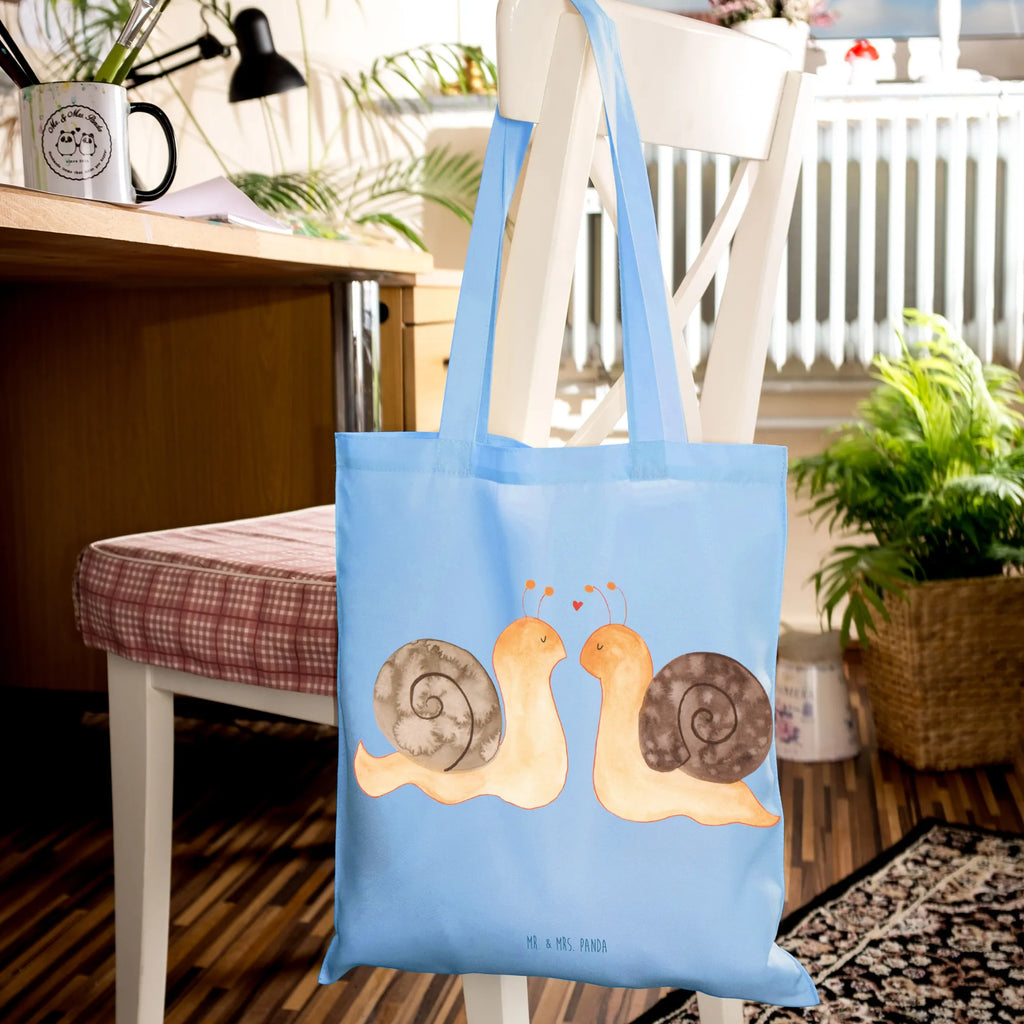 Tote bag Snails in love Strandtasche, Laptoptasche, Tragetasche, Schultertasche, Tasche, Beuteltasche, Umhängetasche, Jutetasche, Einkaufstasche, Badetasche, Stofftasche, Stoffbeutel, Einkaufstüte, Shopper, Beutel, Jutebeutel, Liebe, Partner, Freund, Freundin, Ehemann, Ehefrau, Heiraten, Verlobung, Heiratsantrag, Liebesgeschenk, Jahrestag, Hocheitstag