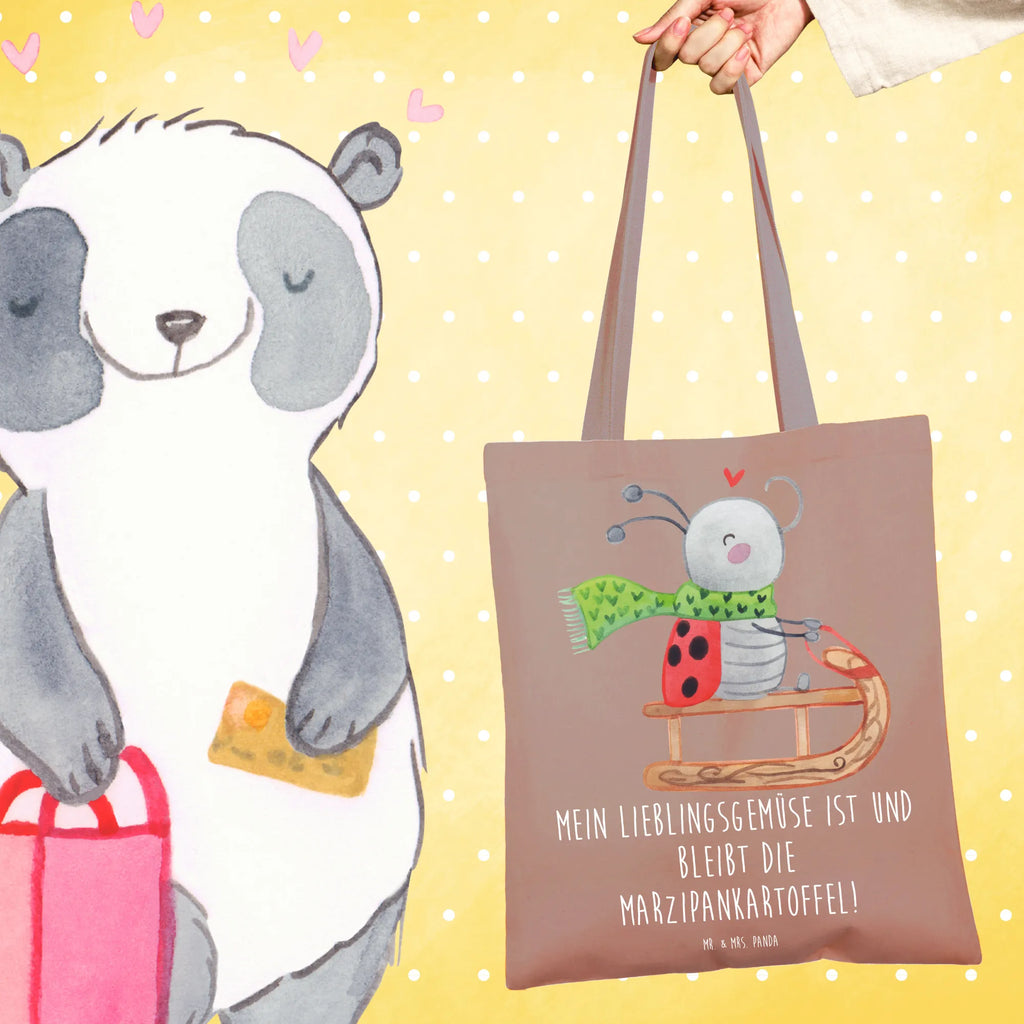 Tote bag Smörle sledding Baumwoll-Shopper, Beutel, Einkaufstüte, Stofftasche, Baumwoll-Tragetasche, Büchertasche, schultertasche baumwolle, Tote Bag, Tüte, canvas tasche, Uni Tasche, Tasche, baumwoll shopper, dokumententasche, Unitasche, Shopping Tasche, universaltasche, Tragetasche, Laptoptasche, schulterbeutel, Umhängetasche, festivaltasche, Stoffbeutel, Einkaufsbeutel, Einkaufstasche, Henkeltasche, textiltasche, Baumwollbeutel, umhängetasche baumwolle, Schultasche, freizeitbeutel, Jutetasche, Strandtasche, Freizeittasche, tasche baumwolle, einkaufstasche baumwolle, stoff shopper, tragbeutel, Baumwolltasche, textilbeutel, festival tasche, stofftasche baumwolle, Schulbeutel, tragetasche baumwolle, Shopper, beutel baumwolle, campus tasche, henkeltasche baumwolle, umhängebeutel, studententasche, totebag, einkaufsshopper, Alltagstasche, Stoff-Tragetasche, Schultertasche, Jutebeutel, Weihnachten, Winter, Weihnachtsdeko, Nikolaus, Advent, Heiligabend, Wintermotiv, Marzipan, Smörle, Schlittenfahren