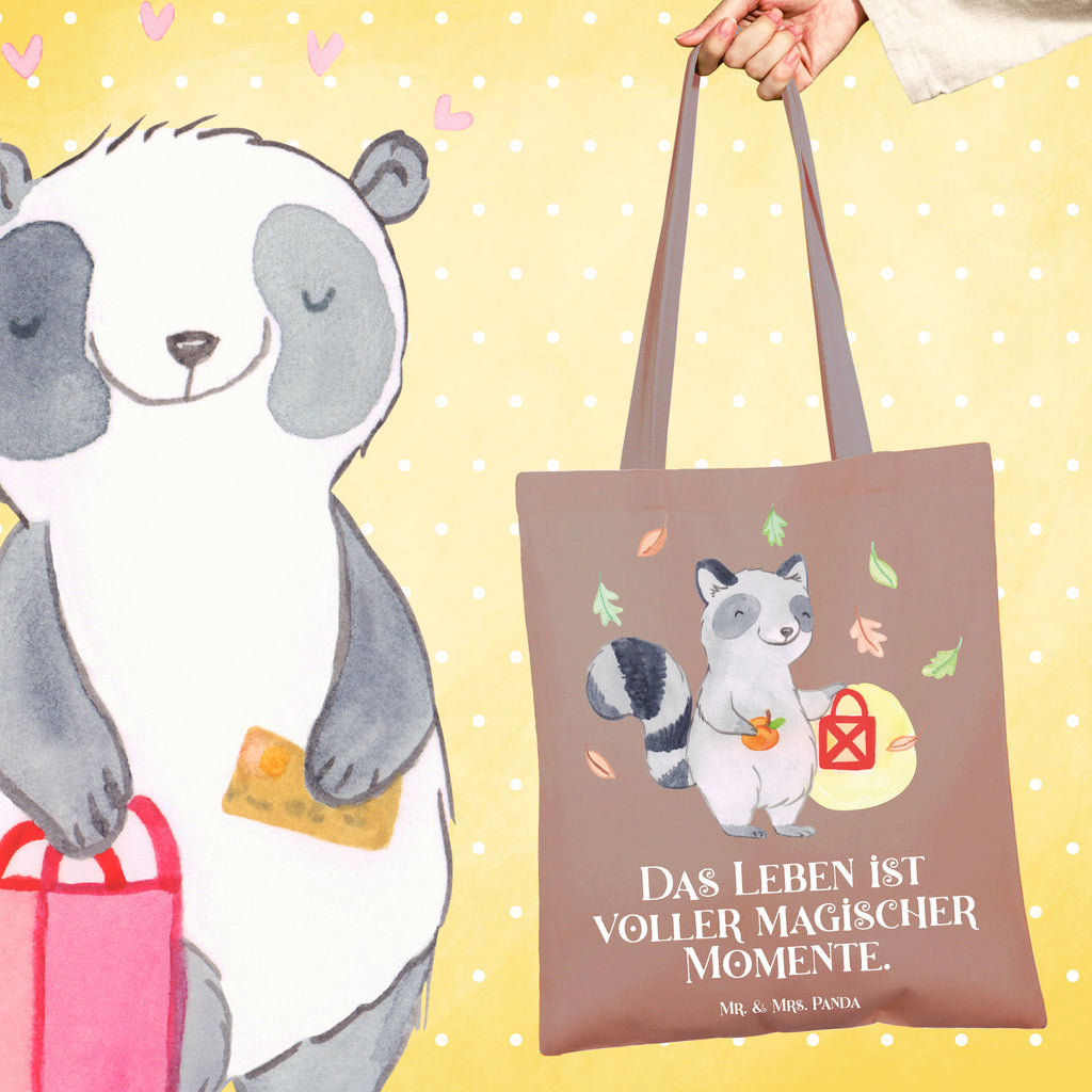 Tragetasche Waschbär Laterne Jutebeutel, Tasche, Einkaufstüte, shopping tasche, Shopper, unitasche, Badetasche, Einkaufsbeutel, Tüte, Stoffbeutel, büchertasche, Schultertasche, Strandtasche, Schultasche, Einkaufstasche, Laptoptasche, Tragetasche, tote bag, Jutetasche, Beutel, Henkeltasche, uni tasche, Stofftasche, Leinentasche, baumwollbeutel, bedruckte tasche, Alltagstasche, Statementbeutel, Beuteltasche, Baumwolltasche, Umhängetasche, Halloween, Martinssingen, Dekoration, Deko, Schenken, Geschenke, Herbst, Waschbär, Süßes sonst gibt's saures, Laterne, Trick or Treat, Halloween Deko