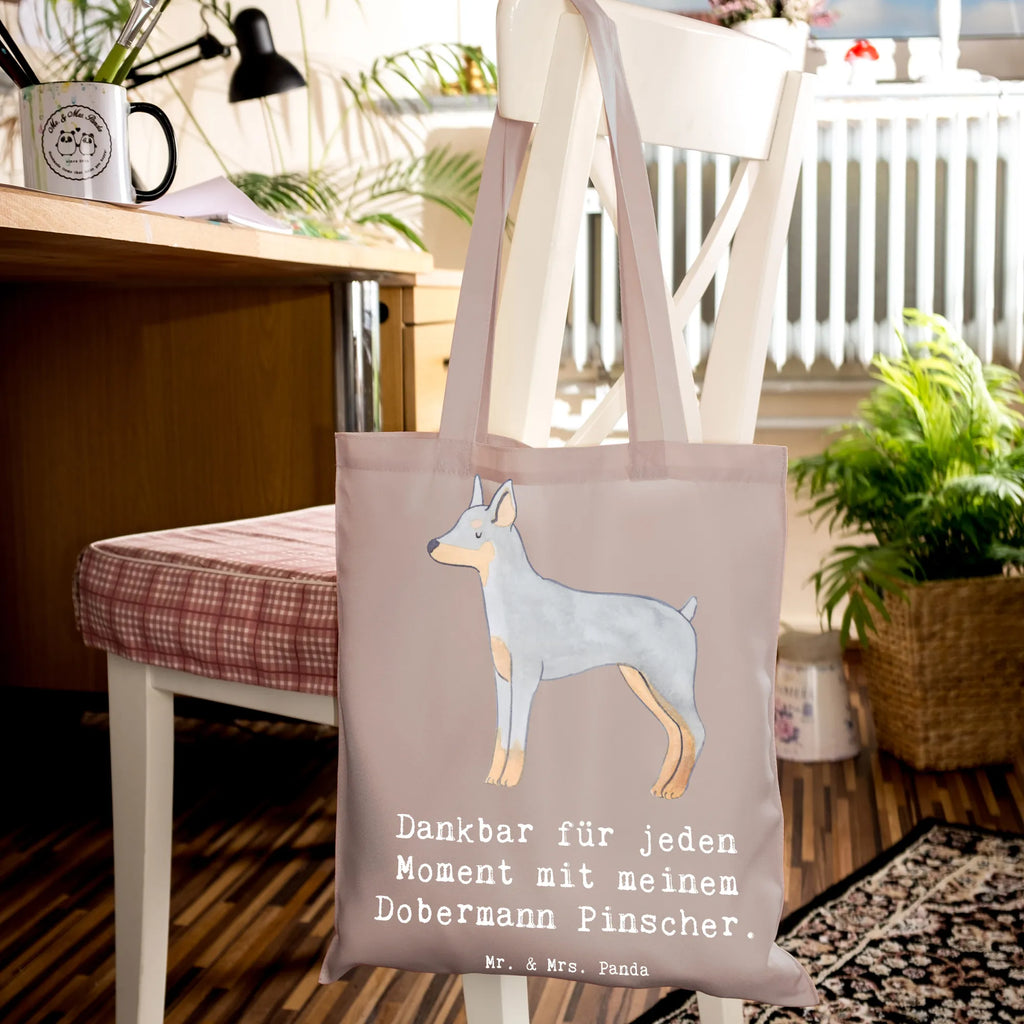 Torba Doberman Pinscher Chwila Jutetasche, Stoff-Tragetasche, festivaltasche, umhängetasche baumwolle, Jutebeutel, schulterbeutel, textiltasche, einkaufsshopper, umhängebeutel, Schultasche, Schulbeutel, canvas tasche, Baumwollbeutel, Henkeltasche, Tote Bag, campus tasche, Schultertasche, Shopping Tasche, Einkaufstüte, beutel baumwolle, Baumwoll-Shopper, Uni Tasche, Stoffbeutel, totebag, Stofftasche, schultertasche baumwolle, freizeitbeutel, baumwoll shopper, Umhängetasche, stofftasche baumwolle, Tüte, tasche baumwolle, Baumwoll-Tragetasche, henkeltasche baumwolle, studententasche, Freizeittasche, universaltasche, Beutel, tragbeutel, Tragetasche, Strandtasche, textilbeutel, Einkaufstasche, Laptoptasche, stoff shopper, Tasche, tragetasche baumwolle, Büchertasche, Baumwolltasche, Shopper, Alltagstasche, Einkaufsbeutel, Unitasche, einkaufstasche baumwolle, festival tasche, dokumententasche, Schenken, Tierfreund, Rassehund, Hunderasse, Geschenk, Hund, Hundebesitzer, Welpe, Dobermann Pinscher