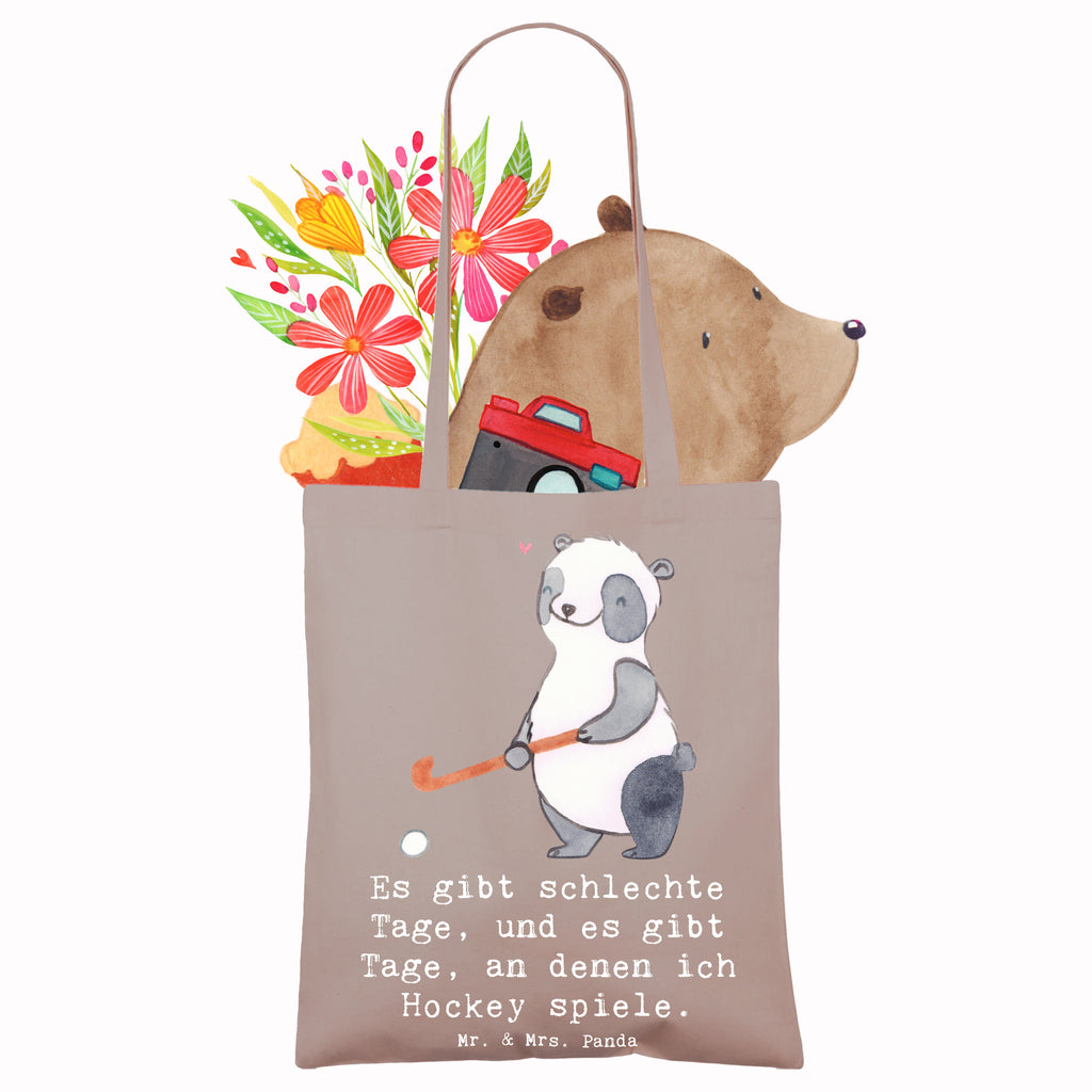 Tragetasche Panda Hockey spielen Beutel, Tasche, Jutetasche, Umhängetasche, Stoffbeutel, Strandtasche, Einkaufstüte, Beuteltasche, Einkaufstasche, Laptoptasche, Badetasche, Shopper, Stofftasche, Jutebeutel, Tragetasche, Schultertasche, Geschenk, Sport, Sportart, Hobby, Schenken, Danke, Dankeschön, Auszeichnung, Gewinn, Sportler, Feldhockey, Hockey spielen, Hockey Verein, Hockeyschläger
