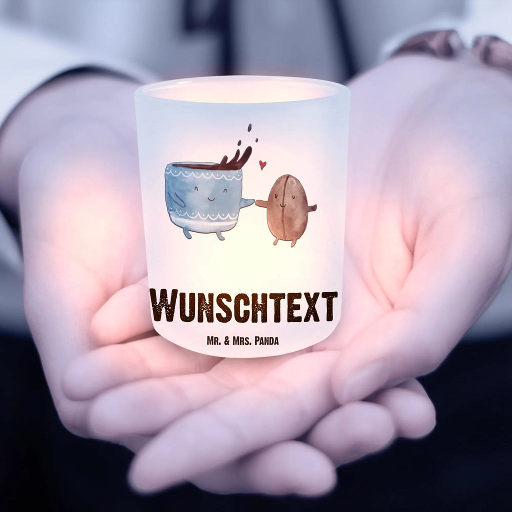 Personalisiertes Windlicht Kaffee Bohne Windlichter mit Namen, Windlicht Terrasse, Windlicht Draußen selber gestalten, Windlicht Klein, Windlicht Dekoration mit Namen, Windlicht Laterne, Teelichthalter mit Wunschtext, Windlicht Nachhaltig, Windlicht Modern, Windlicht Wohnzimmer, Windlicht Balkon, Windlicht Groß, Windlicht Romantisch, Teelichthalter Outdoor mit Namen, Windlicht Outdoor, Windlicht Kerzenhalter, Windlicht Boho, Windlicht Glas mit Wunschtext, Teelichthalter für draußen selber gestalten, Windlicht Design, Windlicht mit Namen, Teelichthalter mit Namen, Teelicht Glas mit Namen, Windlicht Für Draußen, Windlicht Skandinavisch, Windlicht Geschenk, Windlicht Garten mit Namen, Windlicht Vintage mit Namen, Windlicht Handgemacht, Tiermotive, Gute Laune, lustige Sprüche, Tiere, Genuss, Kaffeebohne, Glück, Kaffee, Zufriedenheit