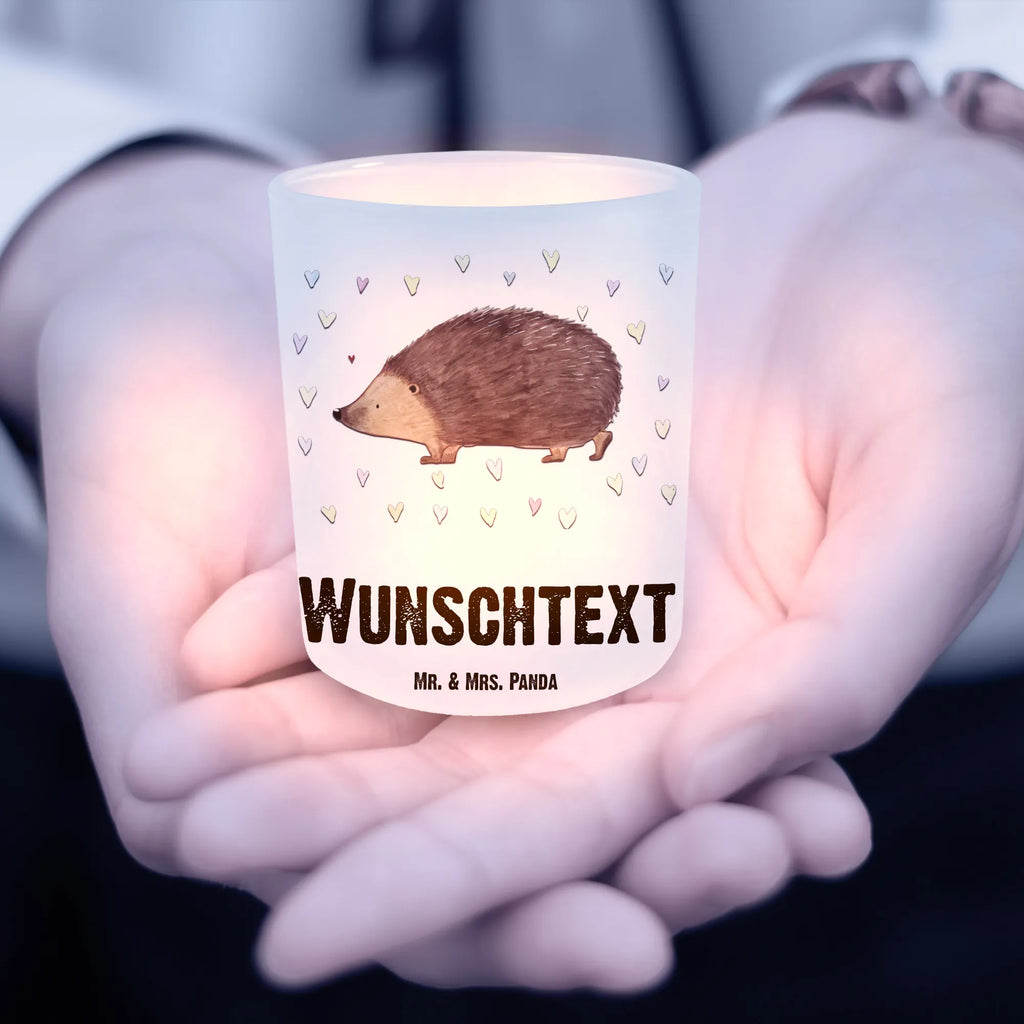Personalisiertes Windlicht Igel Herzen Windlicht Groß, Windlicht Outdoor, Windlicht Für Draußen, Windlicht Klein, Windlicht Boho, Teelichthalter Outdoor mit Namen, Windlichter mit Namen, Windlicht Nachhaltig, Windlicht Garten mit Namen, Windlicht Laterne, Windlicht Modern, Windlicht Vintage mit Namen, Windlicht Glas mit Wunschtext, Teelichthalter mit Namen, Windlicht Geschenk, Windlicht Skandinavisch, Teelichthalter für draußen selber gestalten, Windlicht Draußen selber gestalten, Teelicht Glas mit Namen, Teelichthalter mit Wunschtext, Windlicht Balkon, Windlicht Kerzenhalter, Windlicht mit Namen, Windlicht Handgemacht, Windlicht Dekoration mit Namen, Windlicht Terrasse, Windlicht Wohnzimmer, Windlicht Romantisch, Windlicht Design, Tiermotive, Gute Laune, lustige Sprüche, Tiere, Herzen, Leben, Liebe, Vertrauen, Kuss, Igel, Herz