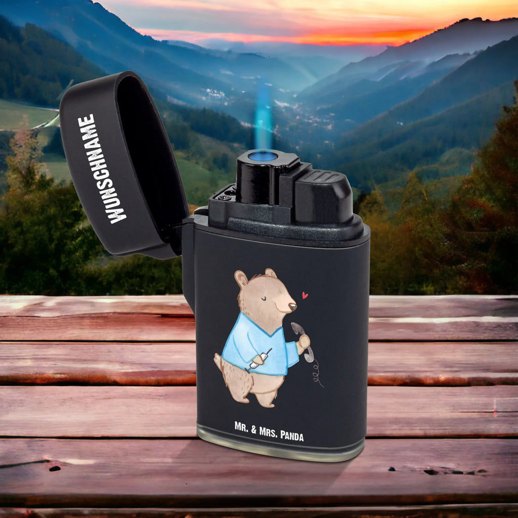 Personalisiertes Feuerzeug Krankenpflegehelfer mit Herz Feuerzeug Für Frauen Personalisiert, Feuerzeug mit Widmung, Feuerzeug Mit Initialen, Individuelles Feuerzeug, Hochwertiges Feuerzeug Mit Namen, Feuerzeug Mit Spruch, Feuerzeug Mit Wunschtext, Feuerzeug Mit Namen, Feuerzeug Selbst Gestalten, Feuerzeug Geschenk Mit Namen, Feuerzeug Mit Gas nachfüllbar, Feuerzeug Mit Widmung, Feuerzeug Als Geschenk Personalisiert, Feuerzeug Mit Namen Und Symbol, Feuerzeug Personalisiert, Feuerzeug Mit Wunschname, Feuerzeug Mit Gravur, Feuerzeug Mit Datum, Feuerzeug Für Männer Mit Namen, Feuerzeug Bedrucken Lassen, Feuerzeug Mit Persönlicher Gravur, Graviertes Feuerzeug, Personalisiertes Feuerzeug, Feuerzeug Mit Text, Beruf, Ausbildung, Jubiläum, Abschied, Rente, Kollege, Kollegin, Geschenk, Schenken, Arbeitskollege, Mitarbeiter, Firma, Danke, Dankeschön, Pflegekraft, Krankenpflegehelfer, Pflegehelfer