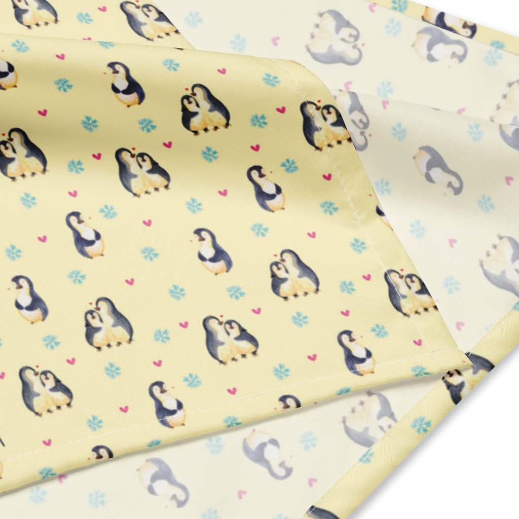 bandana Penguin embrace Design Bandana, Bandana, Multifunktionstuch, Kopftuch, Bandana kaufen, Sportbandana, Halstuch, Sport Bandana, Bandana Tuch, Pinguin, Verlobung, Liebesgeschenk, Hochzeitstag, Liebe, Hochzeitsgeschenk, Liebesbeweis, Liebespaar, Hochzeit, Jahrestag