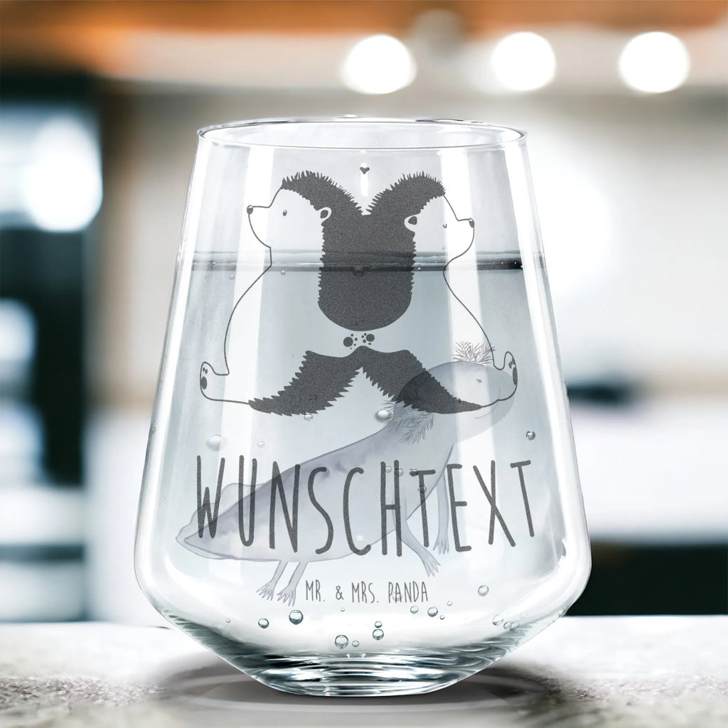 Personalisiertes Trinkglas Igel händchenhaltend Stapelbares Glas Mit Gravur, Trinkglas Aus Kristall Mit Gravur, Glas Für Wasser Mit Gravur, Trinkglas Groß Mit Wunschgravur, Glas Klar Mit Gravur, Saftglas Mit Wunschtext, Buntes Glas Mit Wunschtext, Glas Für Saft Mit Namen, Trinkglas Mit Namen, Wasserglas Mit Gravur, Glas Mit Text, Trinkglas Selbst Gestalten, Glasbecher Mit Gravur, Trinkglas Mit Wunschgravur, Persönliches Trinkglas, Glas Mit Liebevoller Gravur, Becherglas Mit Namen, Borosilikatglas Mit Namen, Glas Für Feierlichkeiten Mit Gravur, Geschenkglas Mit Namen, Hitzebeständiges Trinkglas Mit Gravur, Trinkglas Klein Mit Namen, Personalisiertes Trinkglas, Spülmaschinenfestes Glas Mit Gravur, Trinkglas Für Zuhause Mit Namen, Allzweckglas Mit Namen, Glas Für Gäste Mit Gravur, Trinkglas Mit Initialen, Tischglas Mit Wunschgravur, Trinkglas Mit Personalisierung, Glas Für Erwachsene Mit Wunschtext, Glas Mit Namen, Trinkglas Mit Wunschtext, Designglas Mit Wunschtext, Glas Mit Gravur, Liebe, Partner, Freund, Freundin, Ehemann, Ehefrau, Heiraten, Verlobung, Heiratsantrag, Liebesgeschenk, Jahrestag, Hocheitstag, Lieblingsmensch, Liebesbotschaft, Igel, große Liebe, Hochzeit, Liebesbeweis, Love, Geschenk für zwei, Igelliebe, Gemeinsamkeit, Hand in Hand