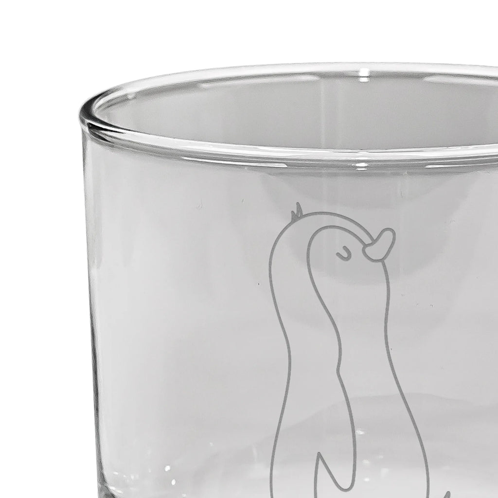 Whiskey Glas Pinguin marschieren Whisky Gläser, Whiskygläser, Whiskeyglas mit Spruch, Whiskey Glas, Whiskey Glas mit Gravur, Whiskeylgas, Whiskey Tumbler, Edle Whiskygläser, Whiskey Glas mit Sprüchen, Whiskyglas mit Gravur, Gravur Whiskyglas, Pinguin, Pinguine, Langschläfer, Familie, Frühaufsteher, Bruder, Schwester