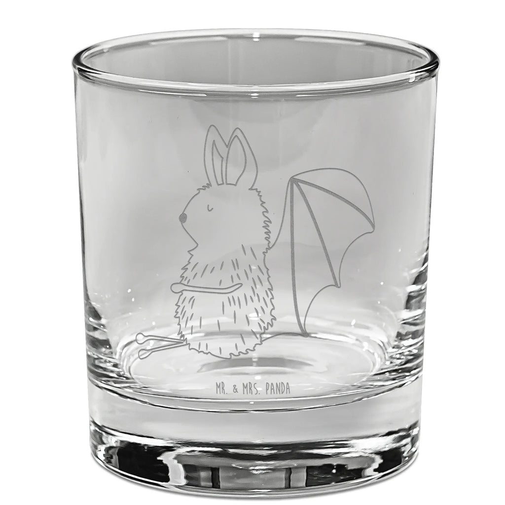 Whiskey Glas Fledermaus Sitzen Whiskey Glas mit Sprüchen, Whiskey Glas mit Gravur, Whiskey Tumbler, Whiskey Glas, Whiskeyglas mit Spruch, Whiskyglas mit Gravur, Whiskygläser, Edle Whiskygläser, Gravur Whiskyglas, Whisky Gläser, Whiskeylgas, Tiermotive, Gute Laune, lustige Sprüche, Tiere, entspannen, Motivation, Fledermäuse, Fledermaus