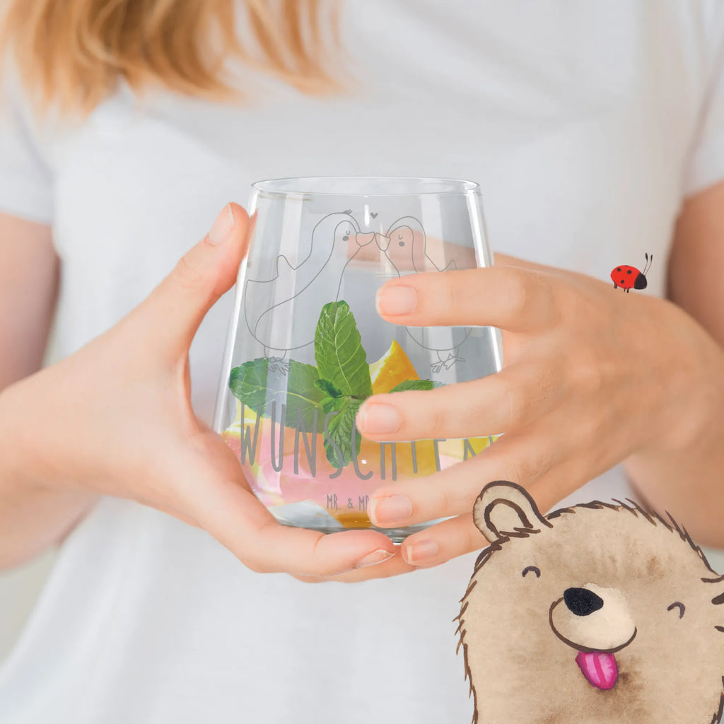 Personalisiertes Cocktail Glas Pinguine Kuss Tumbler Mit Namensgravur, Daiquiri Glas Mit Namen, Cocktail Glas Mit Wunschnamen, Großes Cocktailglas Mit Namensgravur, Coupé Glas Mit Namen, Cocktailglas Für Bar Mit Wunschname, Old-Fashioned Glas Mit Namen, Margarita Glas Mit Namen, Collins Glas Mit Namen, Handgeblasenes Cocktailglas Mit Namensgravur, Cocktailglas Ohne Stiel Mit Namen, Cocktailschale Mit Wunschtext, Longdrinkglas Mit Wunschname, Robustes Cocktailglas Mit Wunschname, Rocks Glas Mit Namensgravur, Lowball Glas Mit Namensgravur, Elegantes Cocktailglas Mit Namen, Rührglas Mit Wunschtext, Cocktailglas Set Mit Gravur, Personalisierter Cocktailglas, Whiskey Tumbler Mit Namen, Modernes Cocktailglas Mit Gravur, Kleines Cocktailglas Mit Namen, Cocktailglas Mit Namen, Spülmaschinenfestes Cocktailglas Mit Namen, Hurricane Glas Mit Gravur, Dünnwandiges Cocktailglas Mit Wunschname, Premium Cocktailglas Mit Namensgravur, Cocktail Mixing Glass Mit Namen, Cocktailglas Für Zuhause Mit Namensgravur, Coupette Glas Mit Gravur, Vintage Cocktailglas Mit Wunschnamen, Cocktailglas Mit Stiel Mit Wunschname, Kristall Cocktailglas Mit Namensgravur, Design Cocktailglas Mit Namen, Nick & Nora Glas Mit Wunschname, Martiniglas Mit Namensgravur, Highball Glas Mit Wunschname, Liebe, Partner, Freund, Freundin, Ehemann, Ehefrau, Heiraten, Verlobung, Heiratsantrag, Liebesgeschenk, Jahrestag, Hocheitstag, Valentinstag, für Ehemann, für Männer, Geschenk für Partner, Geschenk für Freundin, Mitbringsel, Liebesbeweis, Hochzeitstag, Geschenk für Frauen