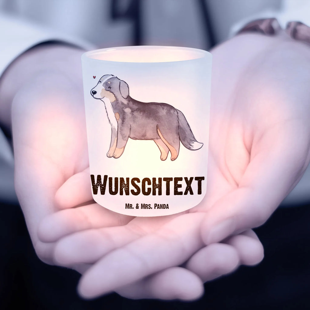Personalisiertes Windlicht Berner Sennenhund Lebensretter Windlicht Glas mit Wunschtext, Windlichtgläser, Windlicht Dekoration mit Namen, Windlicht Draußen Selber Gestalten, Windlichter für Teelichter, Windlicht Garten mit Namen, Windlichter mit Namen, Teelicht Glas mit Namen, Teelichthalter für Draußen Selber Gestalten, Kerzengläser, Windlicht mit Namen, Teelichthalter mit Wunschtext, Teelichthalter mit Namen, Windglas, Teelichthalter Outdoor mit Namen, Windlicht Vintage mit Namen, Geschenk, Schenken, Hund, Hunderasse, Rassehund, Hundebesitzer, Tierfreund, Welpe, Berner Sennenhund, Dürrbächler