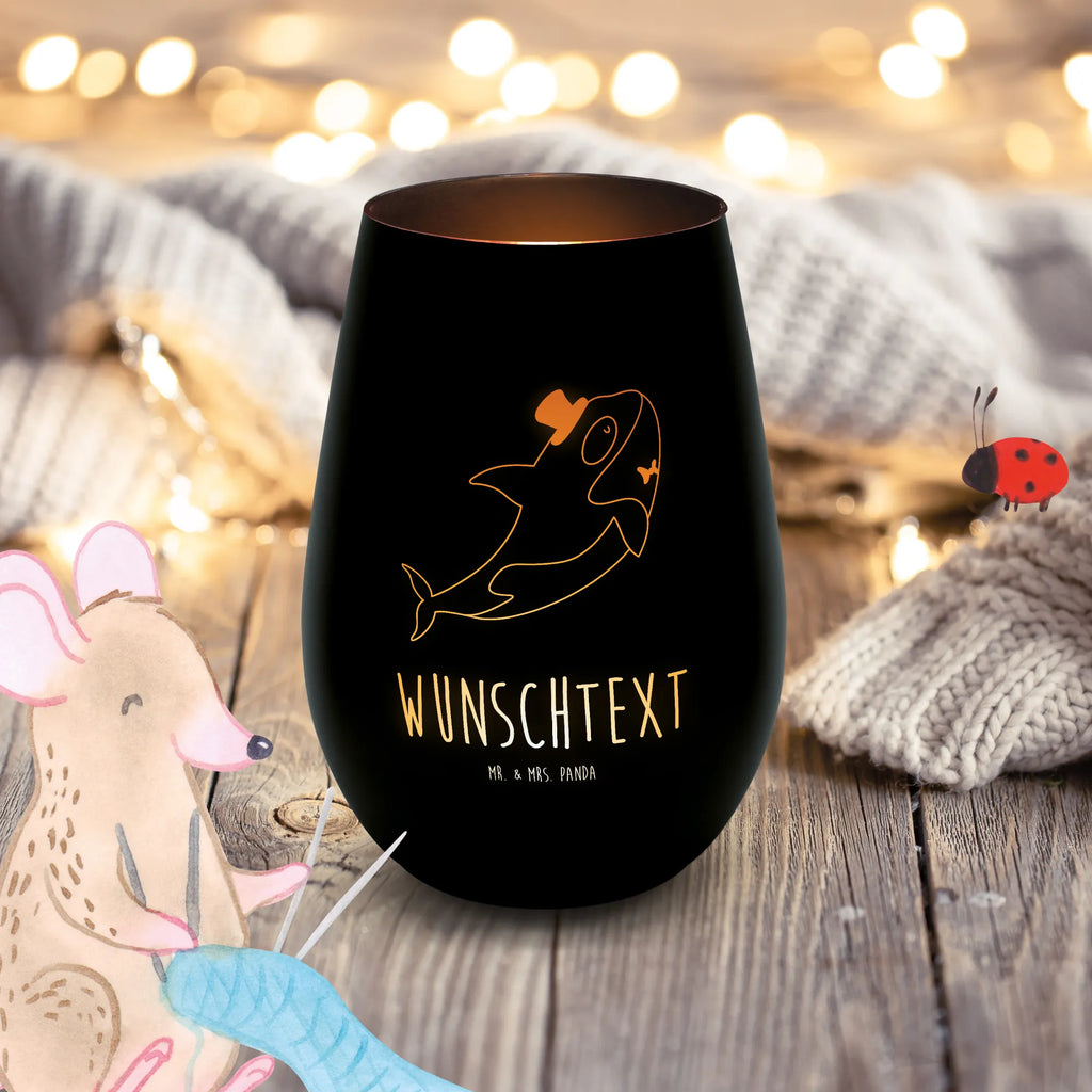 Gold Windlicht Personalisiert Orca Zylinder Windlicht Mit Widmung Goldfarben, Deko Windlicht Gold Mit Namen, Gold Windlicht Hochzeit Mit Wunschtext, Goldener Teelichthalter Mit Wunschtext, Personalisiertes Windlicht Gold, Windlicht Gold Mit Liebevollem Spruch, Kerzenhalter Gold Mit Gravur, Windlicht Gold Mit Namen, Windlicht Gold Geschenk Personalisiert, Windlicht In Gold Personalisiert, Windlicht Gold Für Weihnachten Mit Spruch, Windlicht Gold Romantisch Mit Gravur, Tischdeko Windlicht Gold Mit Namen, Windlicht Mit Persönlicher Botschaft Gold, Windlicht Aus Glas Gold Mit Text, Windlicht Aus Metall Gold Mit Gravur, Windlicht Goldfarben Mit Personalisierung, Windlicht Mit Initialen In Gold, Windlicht Gold Für Innenbereich Mit Wunschtext, Luxuriöses Windlicht In Gold Personalisiert, Edles Windlicht Goldfarben Mit Text, Windlicht Mit Gravur Goldfarben, Windlicht Mit Wunschtext Gold, Laterne Gold Mit Personalisierung, Windlicht Gold Mit Spruch, Meerestiere, Meer, Urlaub, Konfetti, Glitzer, Geburtstag, Fete, Orca, Glückwunsch, Fest, Narwal, Feier, Glitter