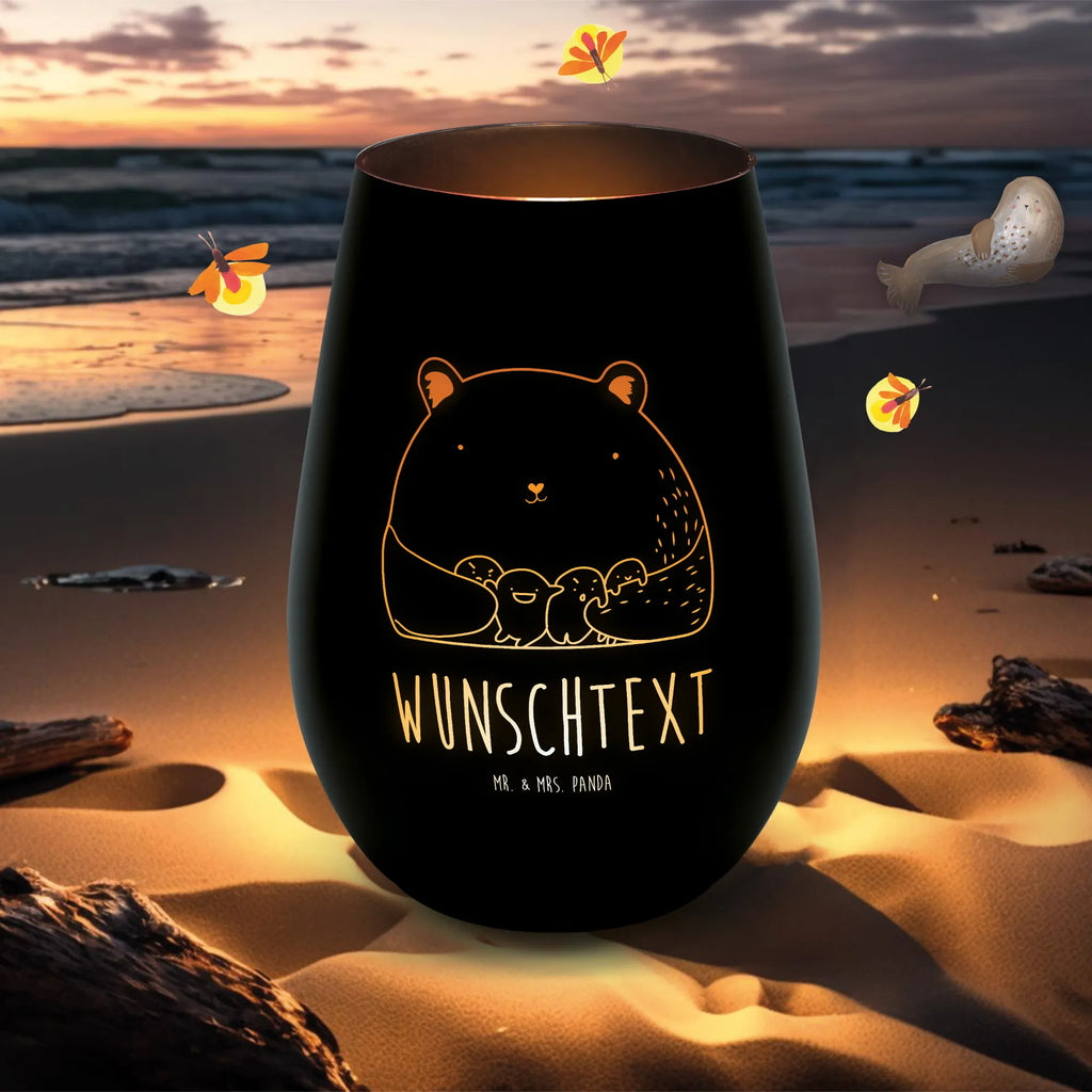 Gold Windlicht Personalisiert Bär Gefühl Laterne Gold Mit Personalisierung, Goldener Teelichthalter Mit Wunschtext, Windlicht Aus Glas Gold Mit Text, Windlicht Goldfarben Mit Personalisierung, Windlicht Gold Für Innenbereich Mit Wunschtext, Windlicht Gold Mit Spruch, Windlicht Mit Initialen In Gold, Windlicht Mit Gravur Goldfarben, Tischdeko Windlicht Gold Mit Namen, Windlicht Aus Metall Gold Mit Gravur, Windlicht Mit Widmung Goldfarben, Windlicht Mit Persönlicher Botschaft Gold, Luxuriöses Windlicht In Gold Personalisiert, Windlicht Gold Mit Namen, Deko Windlicht Gold Mit Namen, Personalisiertes Windlicht Gold, Gold Windlicht Hochzeit Mit Wunschtext, Windlicht Mit Wunschtext Gold, Edles Windlicht Goldfarben Mit Text, Kerzenhalter Gold Mit Gravur, Windlicht In Gold Personalisiert, Windlicht Gold Geschenk Personalisiert, Windlicht Gold Mit Liebevollem Spruch, Windlicht Gold Für Weihnachten Mit Spruch, Windlicht Gold Romantisch Mit Gravur, Bär, Teddy, Teddybär, Wahnsinn, Durchgedreht, Verrückt