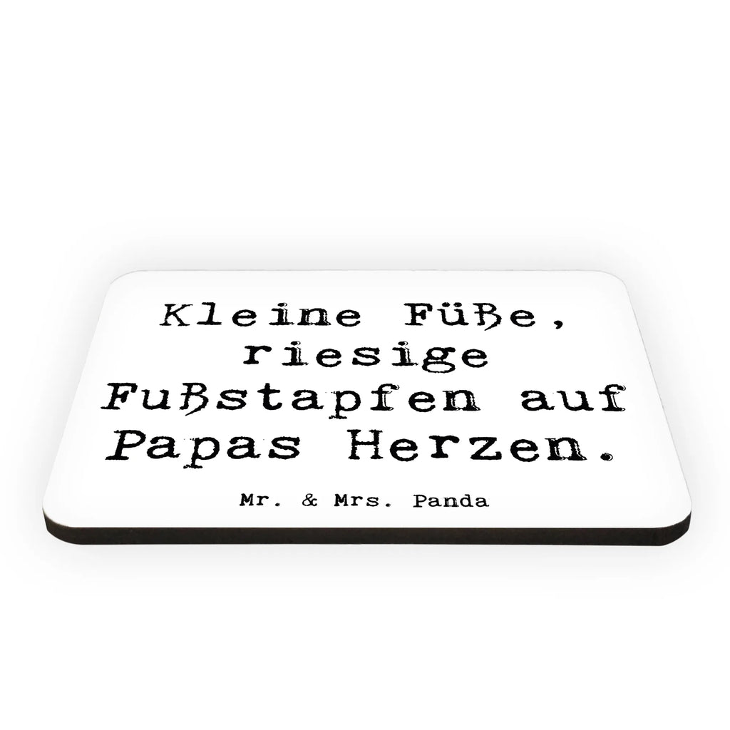 Magnet Saying Kleine Füße, riesige Fußstapfen auf Papas Herzen. Kühlschrankmagnet, Pinnwandmagnet, Souvenir Magnet, Motivmagnete, Dekomagnet, Whiteboard Magnet, Notiz Magnet, Kühlschrank Dekoration, Familie, Vatertag, Muttertag, Bruder, Schwester, Mama, Papa, Oma, Opa