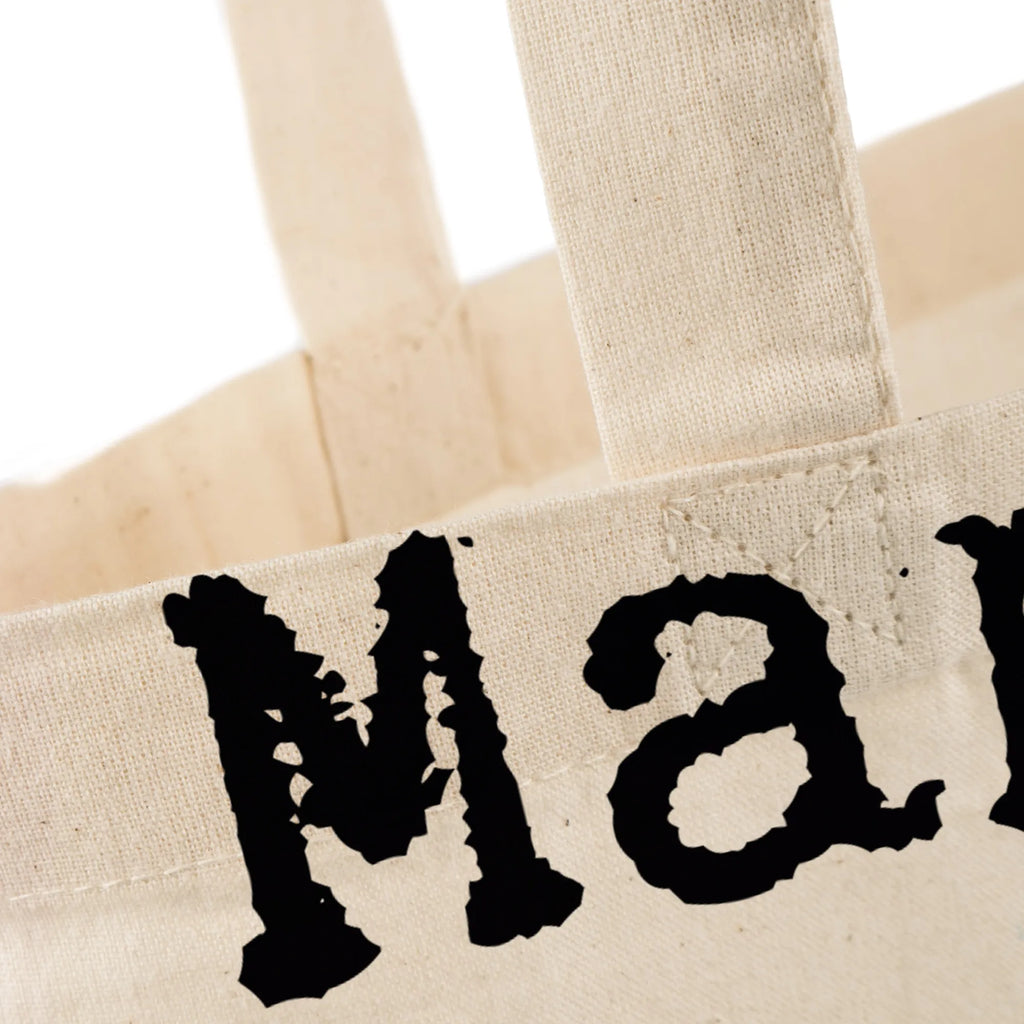 Tote bag Saying Mama: Die einzige Bank, die niemals Zinsen verlangt! Beuteltasche, Beutel, Einkaufstasche, Jutebeutel, Stoffbeutel, Tasche, Shopper, Umhängetasche, Strandtasche, Schultertasche, Stofftasche, Tragetasche, Badetasche, Jutetasche, Einkaufstüte, Laptoptasche, Familie, Vatertag, Muttertag, Bruder, Schwester, Mama, Papa, Oma, Opa