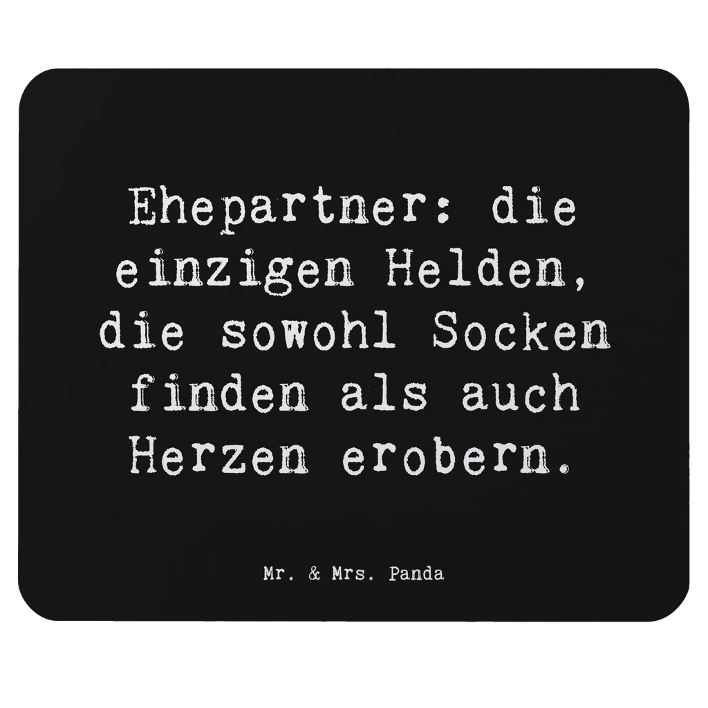 Mouse mat Saying Ehepartner: die einzigen Helden, die sowohl Socken finden als auch Herzen erobern. Mousepad, Computer zubehör, Büroausstattung, PC Zubehör, Arbeitszimmer, Mauspad, Einzigartiges Mauspad, Designer Mauspad, Mausunterlage, Mauspad Büro, Familie, Vatertag, Muttertag, Bruder, Schwester, Mama, Papa, Oma, Opa