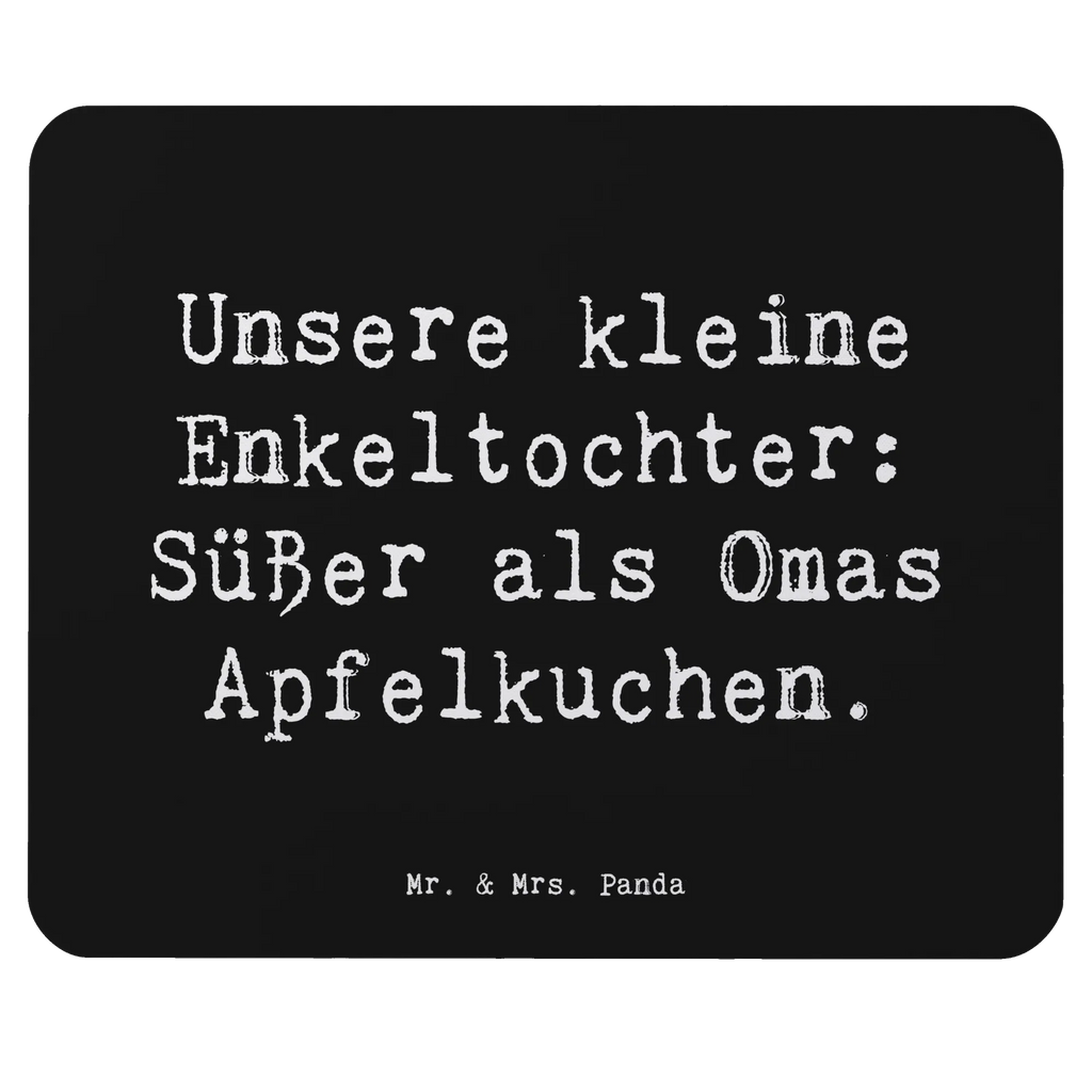 Mouse mat Saying Unsere kleine Enkeltochter: Süßer als Omas Apfelkuchen. Mousepad, Computer zubehör, Büroausstattung, PC Zubehör, Arbeitszimmer, Mauspad, Einzigartiges Mauspad, Designer Mauspad, Mausunterlage, Mauspad Büro, Familie, Vatertag, Muttertag, Bruder, Schwester, Mama, Papa, Oma, Opa