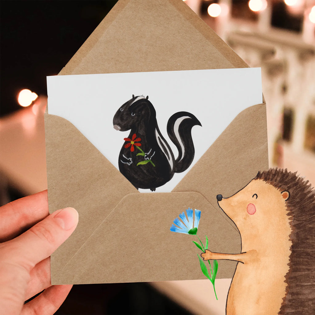 Deluxe Karte Stinktier Blume Glückwunschkarte, Grußkarte, Klappkarte, anlasskarte, faltkarte, doppelkarte, Stinktier, Skunk, Stinker, Tagträumer, Dreams, Wildtier, Träume, Stinki, Verträumt, Raubtier
