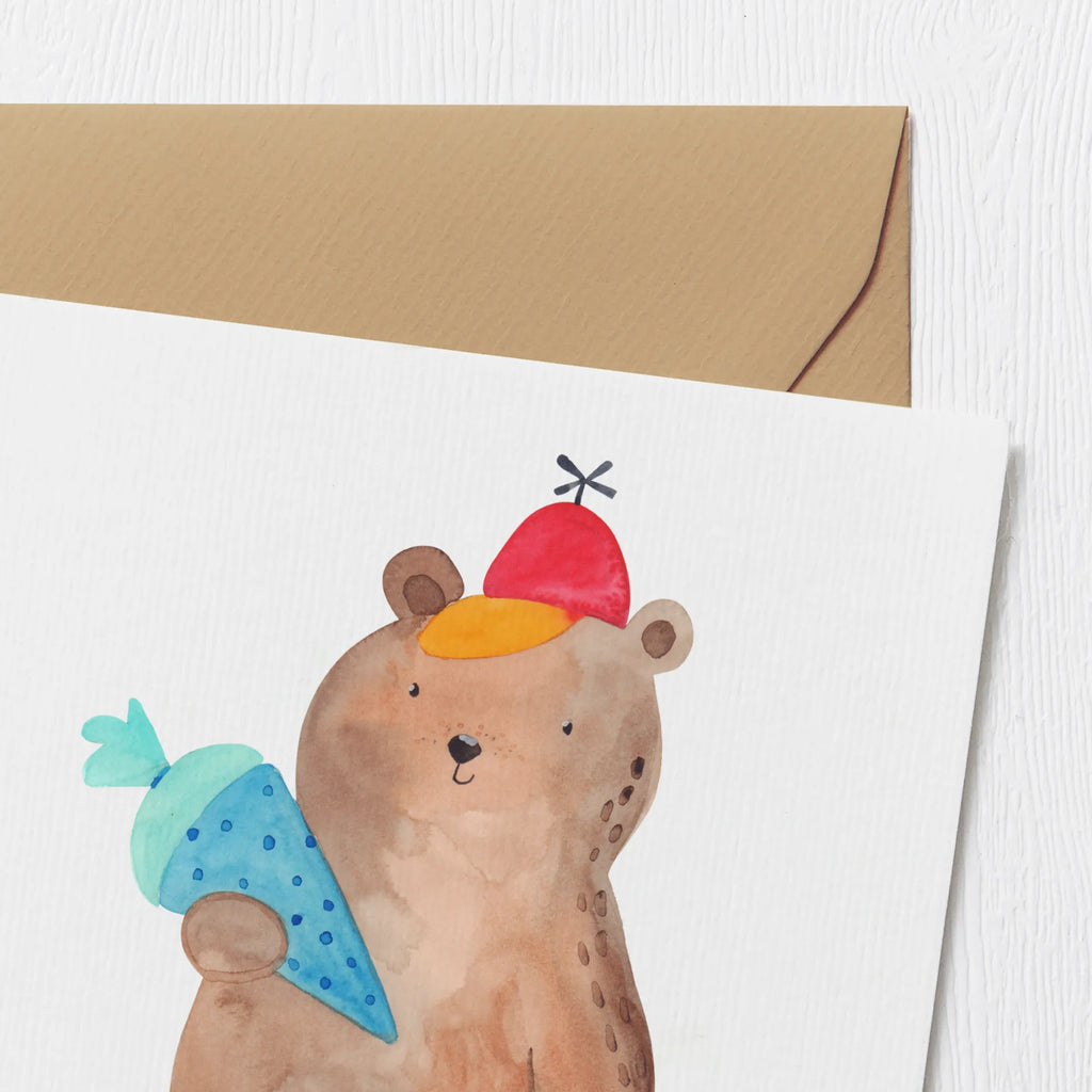 Deluxe Karte Bär Schultüte Hochwertige Klappkarte, Karte, Geburtstagskarte, Einladungskarte, Klappkarte, Glückwunschkarte, Hochzeitskarte, Grußkarte, Hochwertige Grußkarte, Bär, Teddy, Teddybär, Bär Motiv, Einschulung Geschenk, Erster Schultag Geschenk, Grundschule, Schule Geschenk, Schulanfang, Schultüte, Schulbeginn