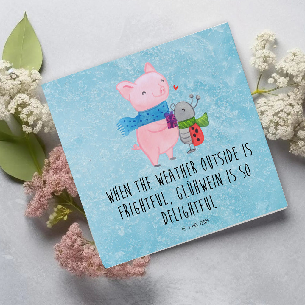 Deluxe Card Glow Pig Snuggle Hochzeitskarte, Hochwertige Grußkarte, Klappkarte, Grußkarte, Karte, Hochwertige Klappkarte, Geburtstagskarte, Glückwunschkarte, Einladungskarte, Winter, Weihnachten, Weihnachtsdeko, Nikolaus, Advent, Heiligabend, Wintermotiv, Marienkäfer in Winterkleidung, Süßer Marienkäfer gibt Geschenk, Winterlicher Glühwein Spruch, Kreatives Glühschwein Design, Smörle der stolze Marienkäfer, Romantische Geschenkidee Glühwein, Glühwein ist köstlich Spruch, Handgezeichnetes Glühschwein, Herzliches Marienkäfer Motiv, Glühwein Liebhaber Geschenk