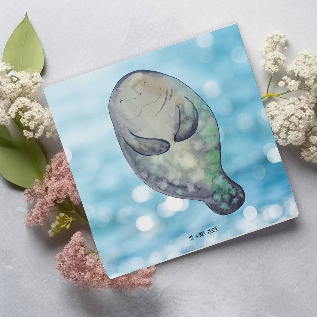 Deluxe Card manatee happy Hochwertige Grußkarte, Hochwertige Klappkarte, Grußkarte, Klappkarte, Glückwunschkarte, Karte, Einladungskarte, Hochzeitskarte, Geburtstagskarte, Meerestiere, Meer, Urlaub, Liebeskummer, Freundin, Seekühe, Selbstliebe, Neuanfang, Seekuh, Respekt, Neustart, Zufrieden, Achtsamkeit