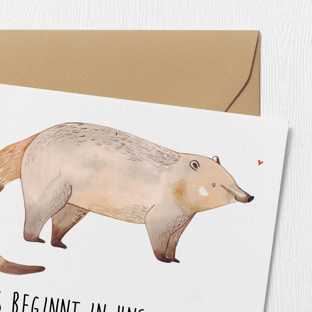 Deluxe Card Coati Karte, Geburtstagskarte, Glückwunschkarte, Einladungskarte, Grußkarte, Hochwertige Grußkarte, Hochzeitskarte, Hochwertige Klappkarte, Klappkarte, Tiermotive, Gute Laune, lustige Sprüche, Tiere, Nasenbär, Bär, Rüsselbär, Nasenbären