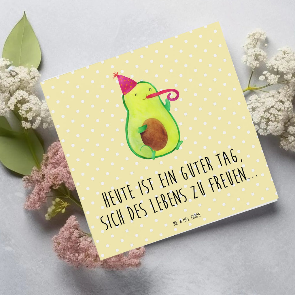 Deluxe Karte Avocado Feier Hochwertige Grußkarte, Geburtstagskarte, Einladungskarte, Hochzeitskarte, Klappkarte, Hochwertige Klappkarte, Karte, Glückwunschkarte, Grußkarte, Avocado, Veggie, Vegan, Gesund, Tröte, Feierlichkeit, Feier, Geburtstag, Gute Laune, Fete, Party